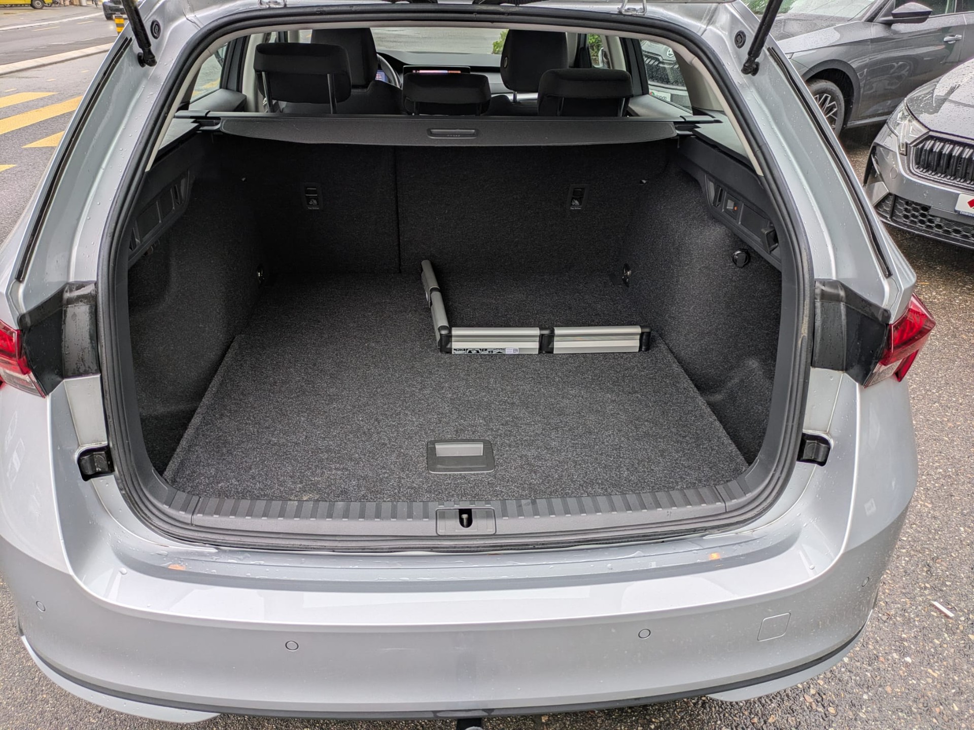 SKODA Octavia Combi 1.5 TSI mHEV DSG Essence-image-9