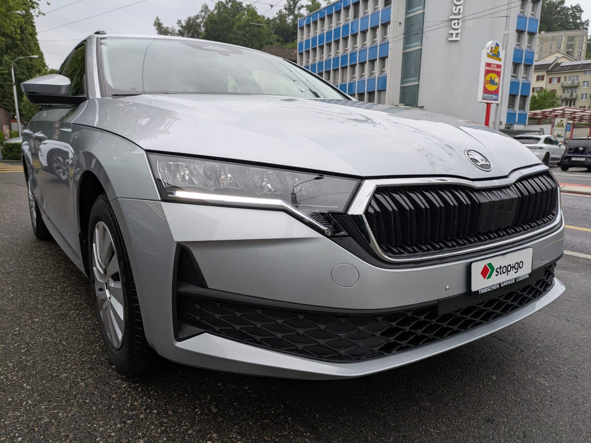 SKODA Octavia Combi 1.5 TSI mHEV DSG Essence-showroom-element-1