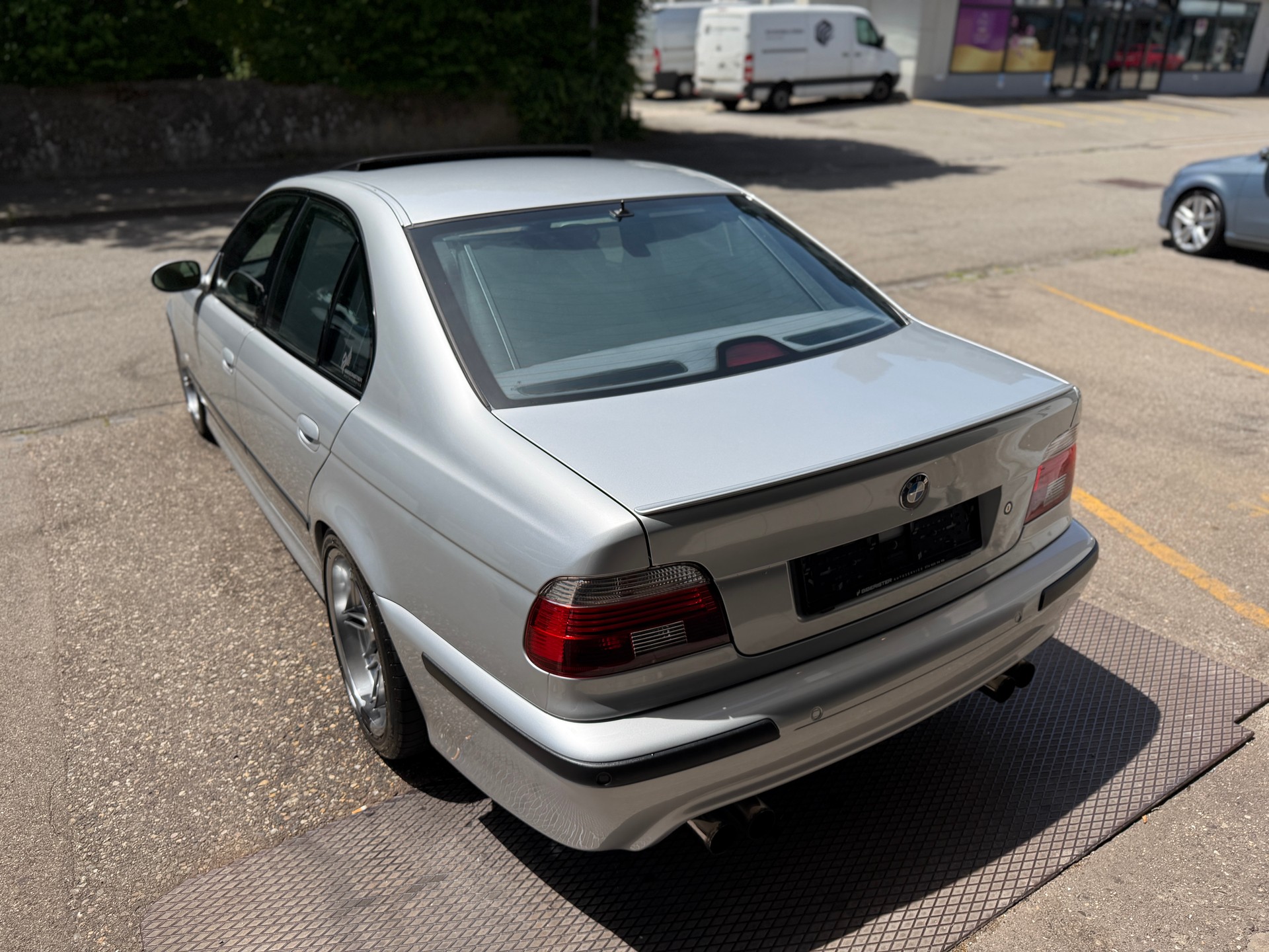 BMW M5 E39 5.0 V8-image-5