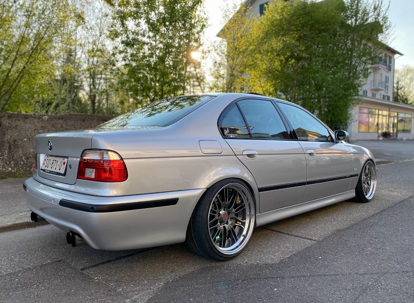 BMW M5 E39 5.0 V8-showroom-element-1