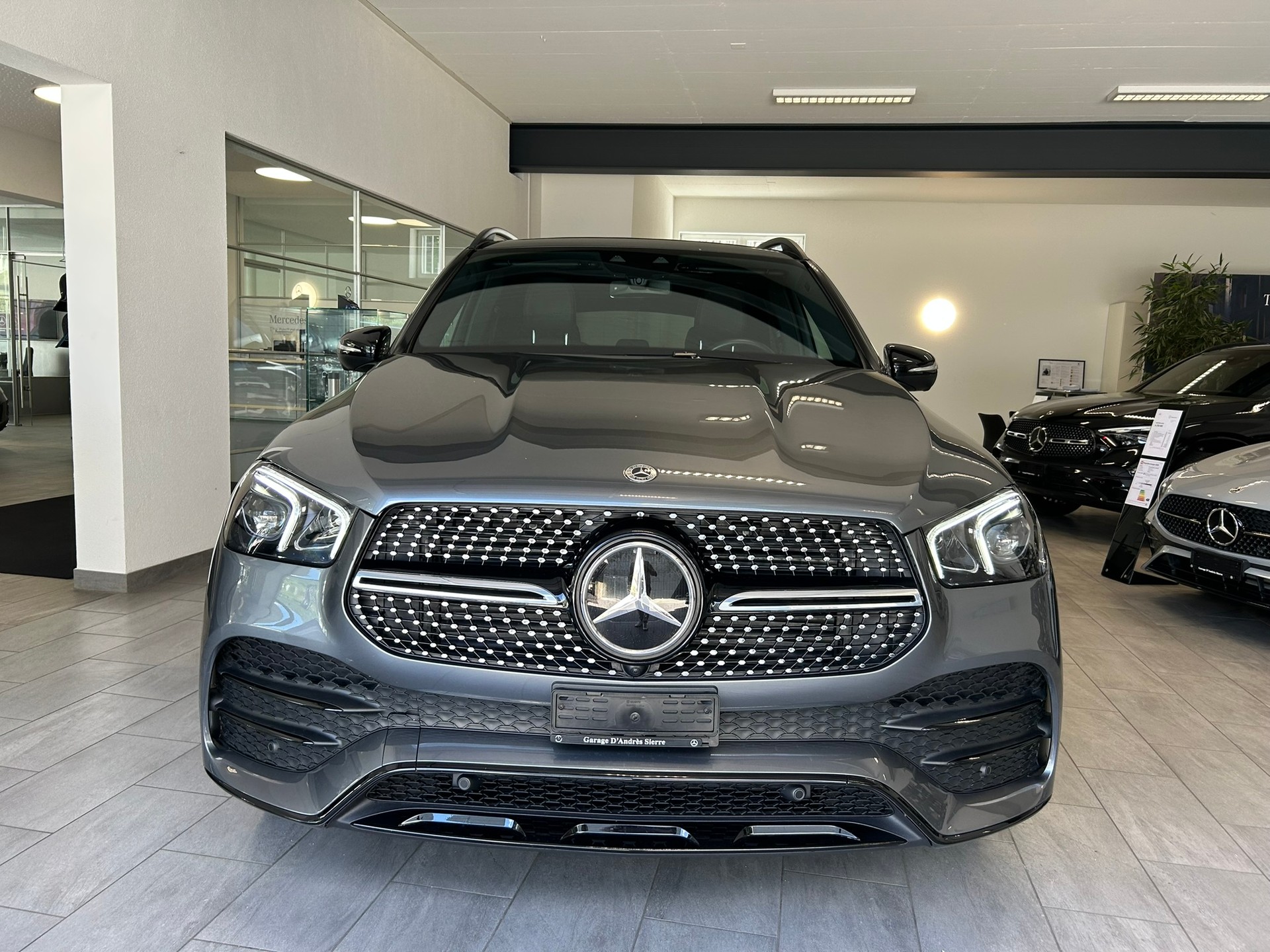 MERCEDES-BENZ GLE 450 4Matic AMG Line 9G-Tronic-showroom-element-1