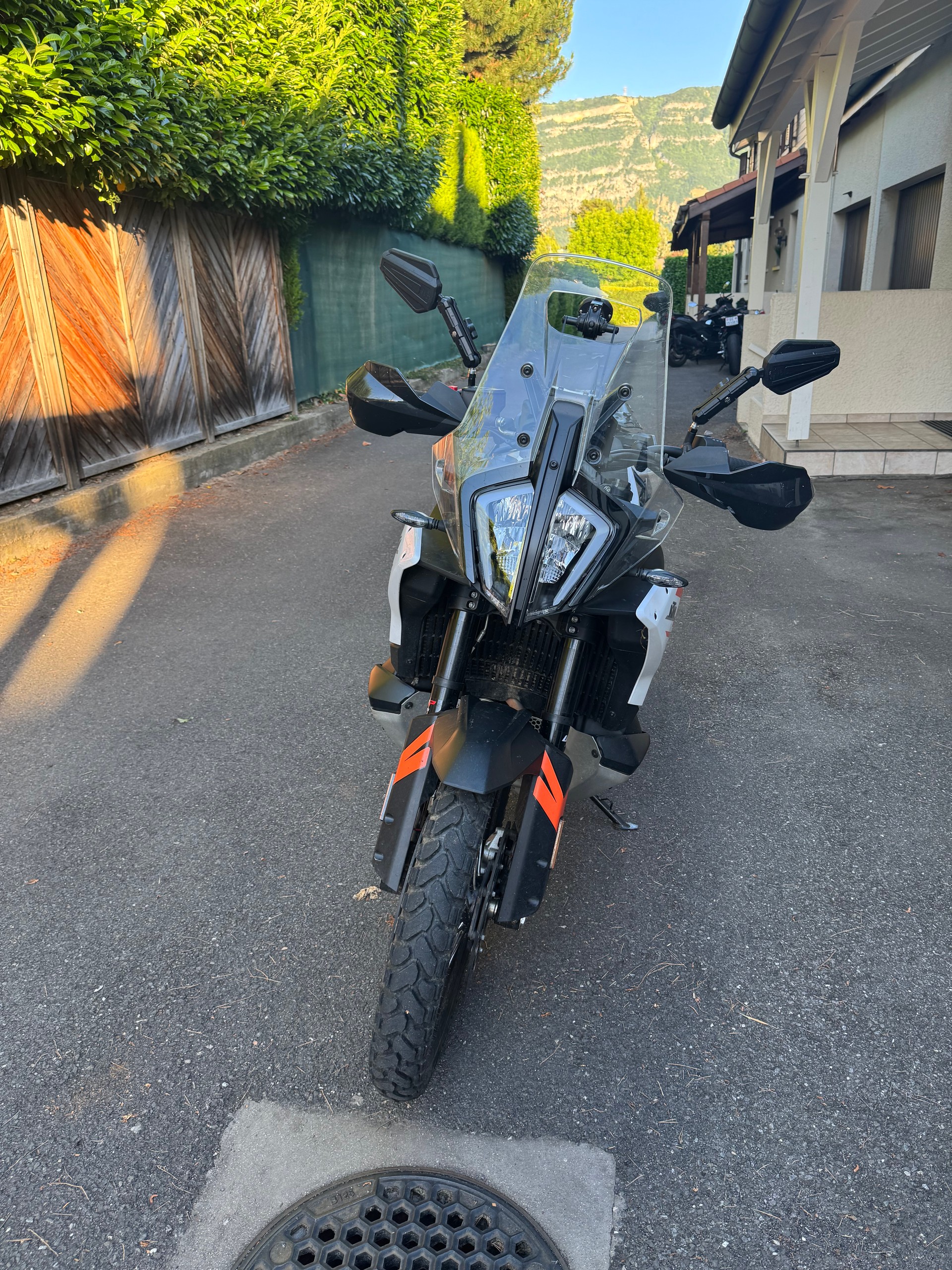 KTM 790 Adventure-image-2