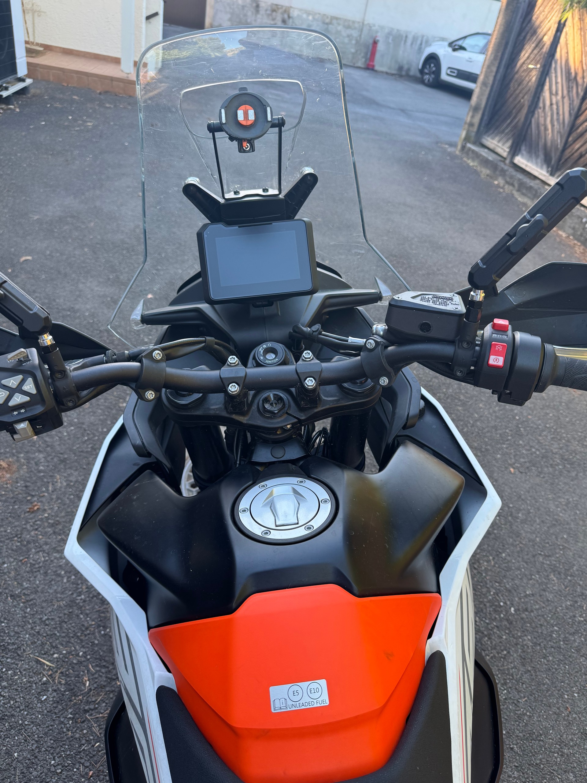 KTM 790 Adventure-image-3