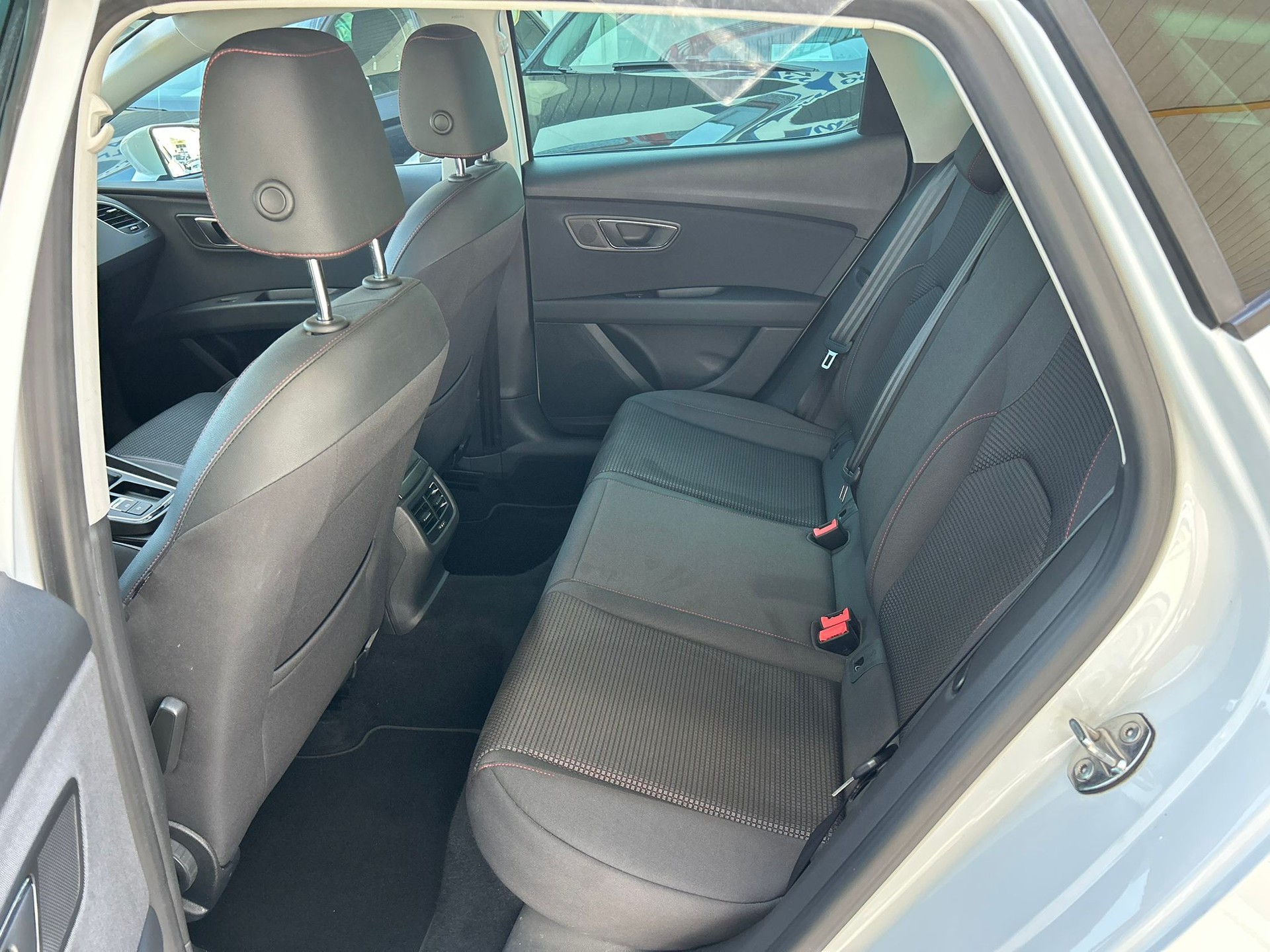 SEAT Leon 1.5 TSI EVO FR ACT FR-image-5
