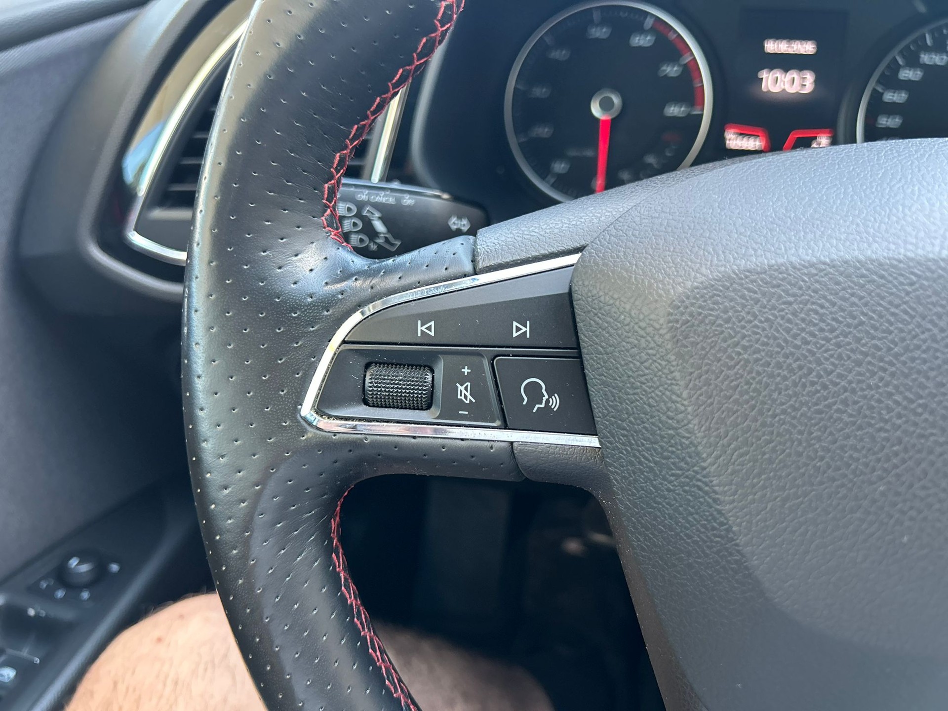 SEAT Leon 1.5 TSI EVO FR ACT FR-image-10