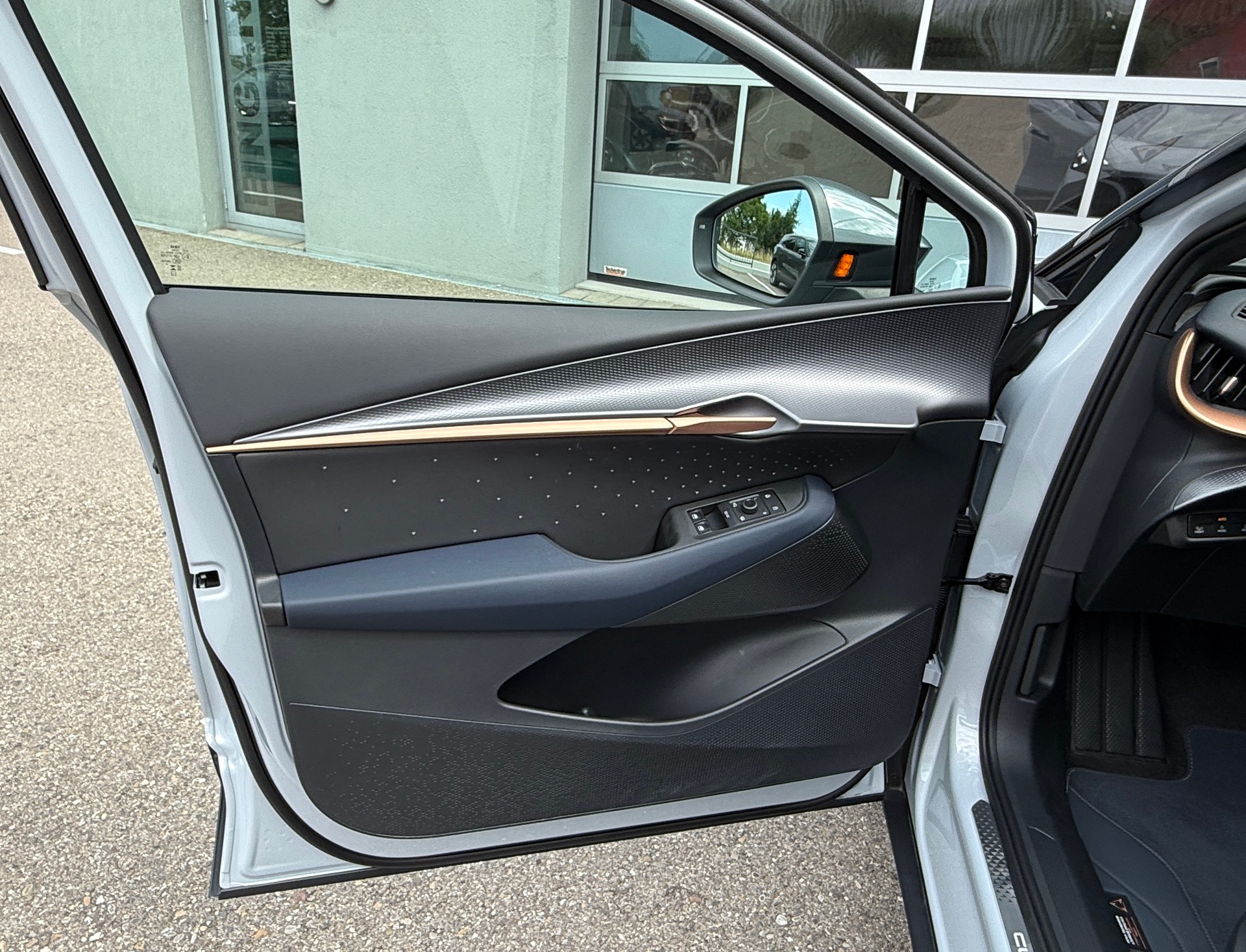 CUPRA Tavascan Type 9 77 kWh Adrenaline mit Wärmepumpe & Anhängerkupplung-image-14