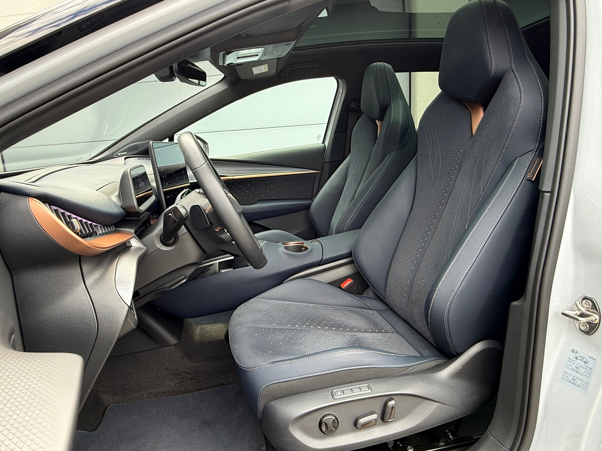 CUPRA Tavascan Type 9 77 kWh Adrenaline mit Wärmepumpe & Anhängerkupplung-image-15