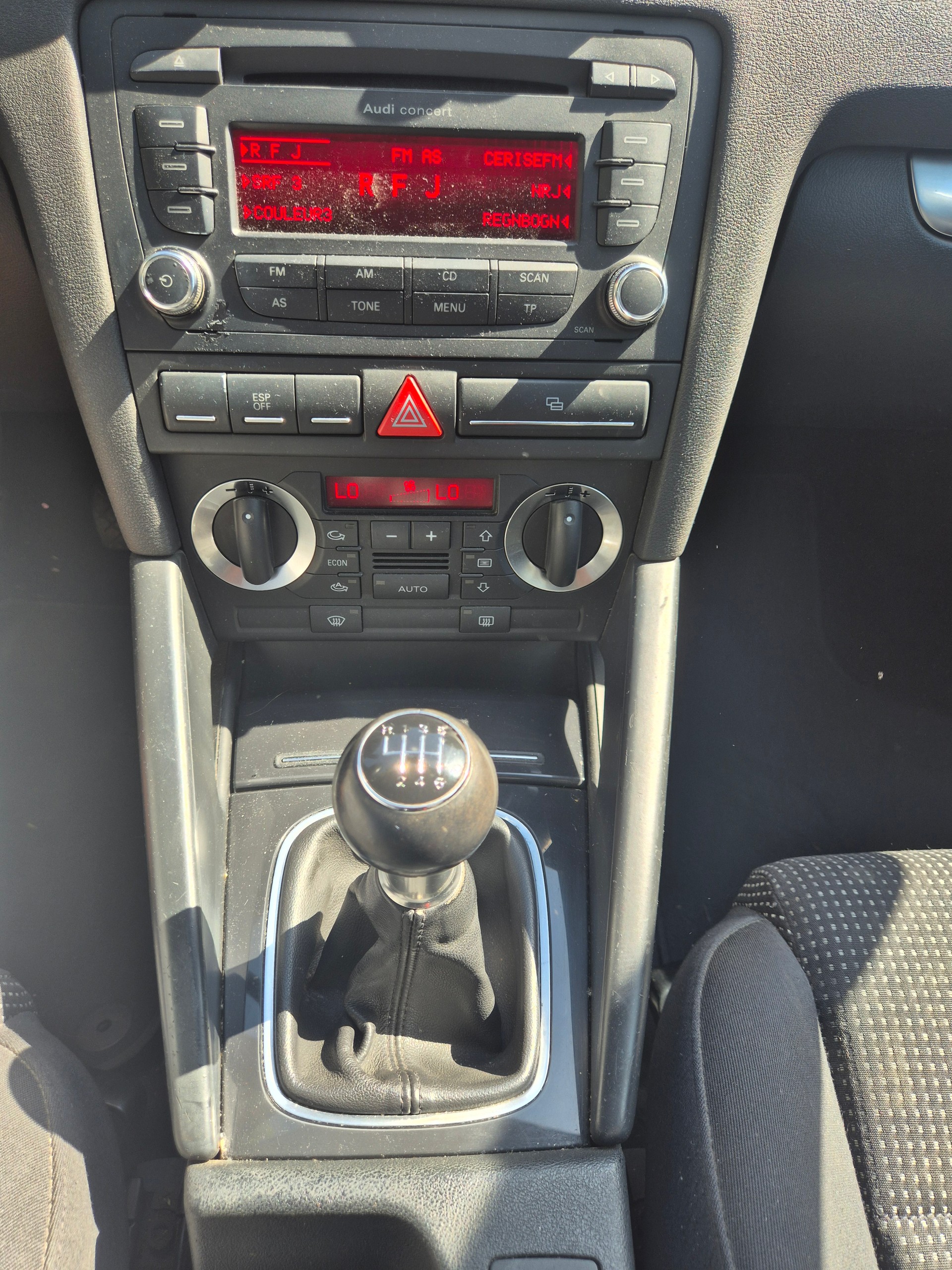 AUDI A3 Sportback 2.0 Turbo FSI Ambition quattro-image-8