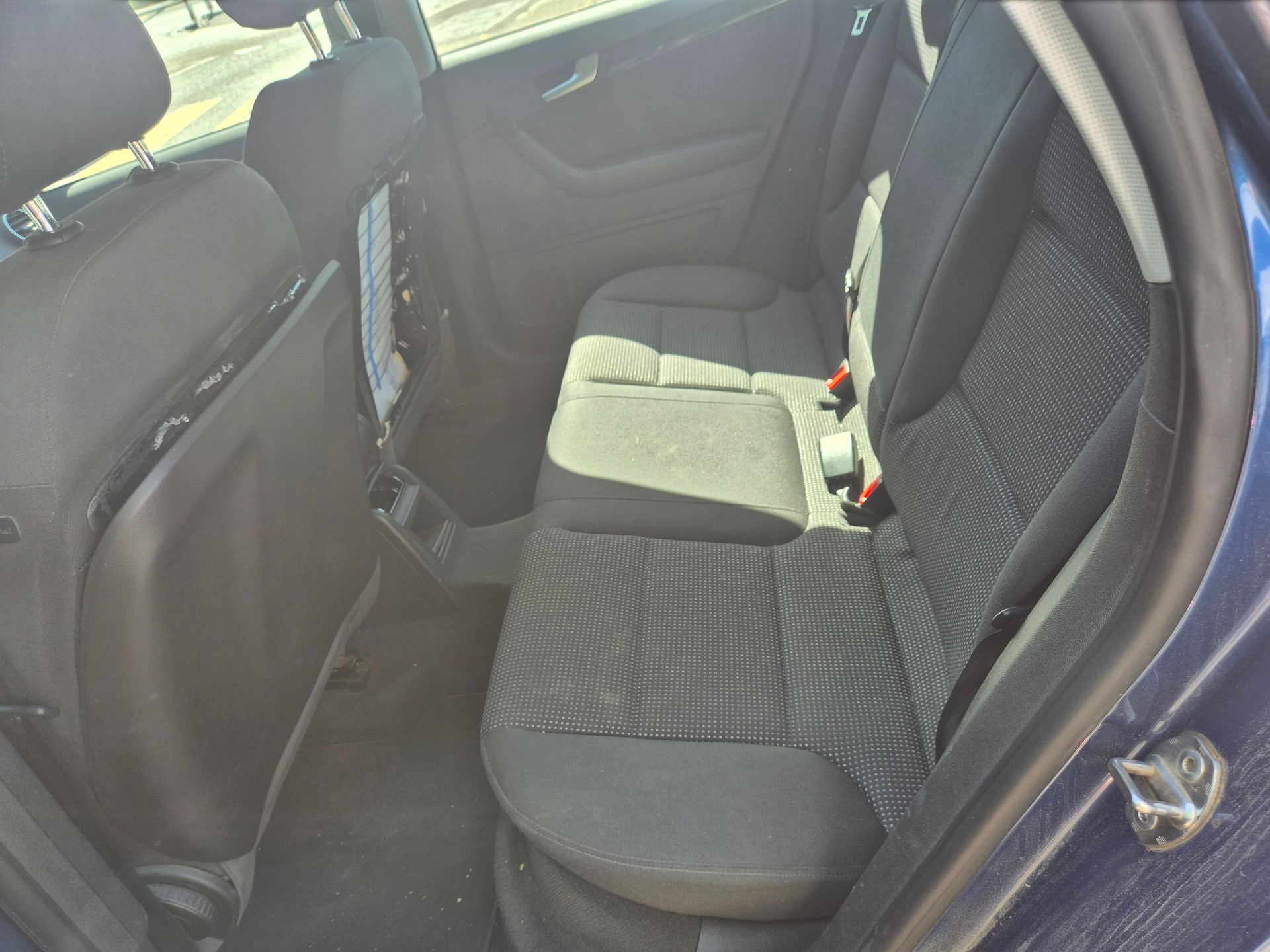 AUDI A3 Sportback 2.0 Turbo FSI Ambition quattro-image-7