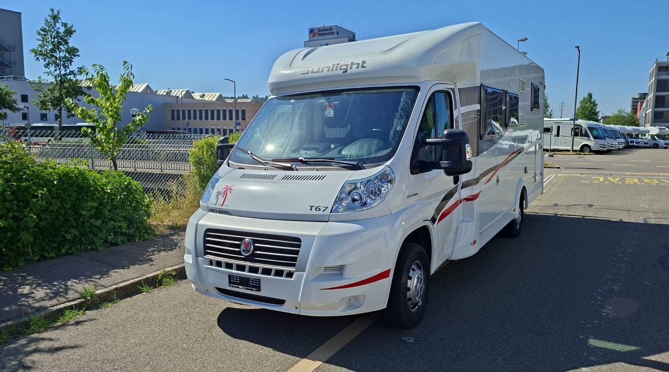 SUNLIGHT T67 *** Das ideale Wohnmobil für Urlaub mit Hund – komplett reisefertig eingerichtet**4er Veloträger*Radio *Hubbett vorne*