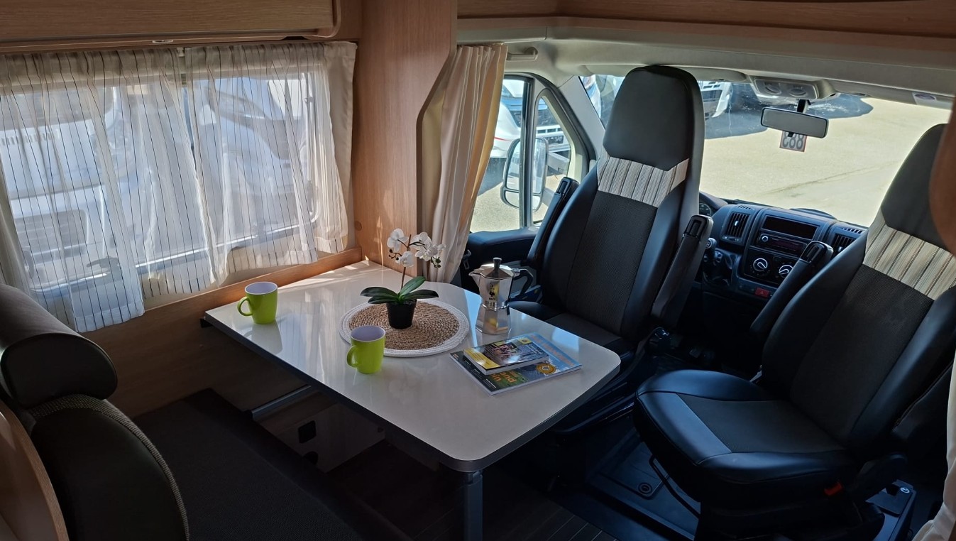 SUNLIGHT T67 *** Das ideale Wohnmobil für Urlaub mit Hund – komplett reisefertig eingerichtet**4er Veloträger*Radio *Hubbett vorne*-showroom-element-1