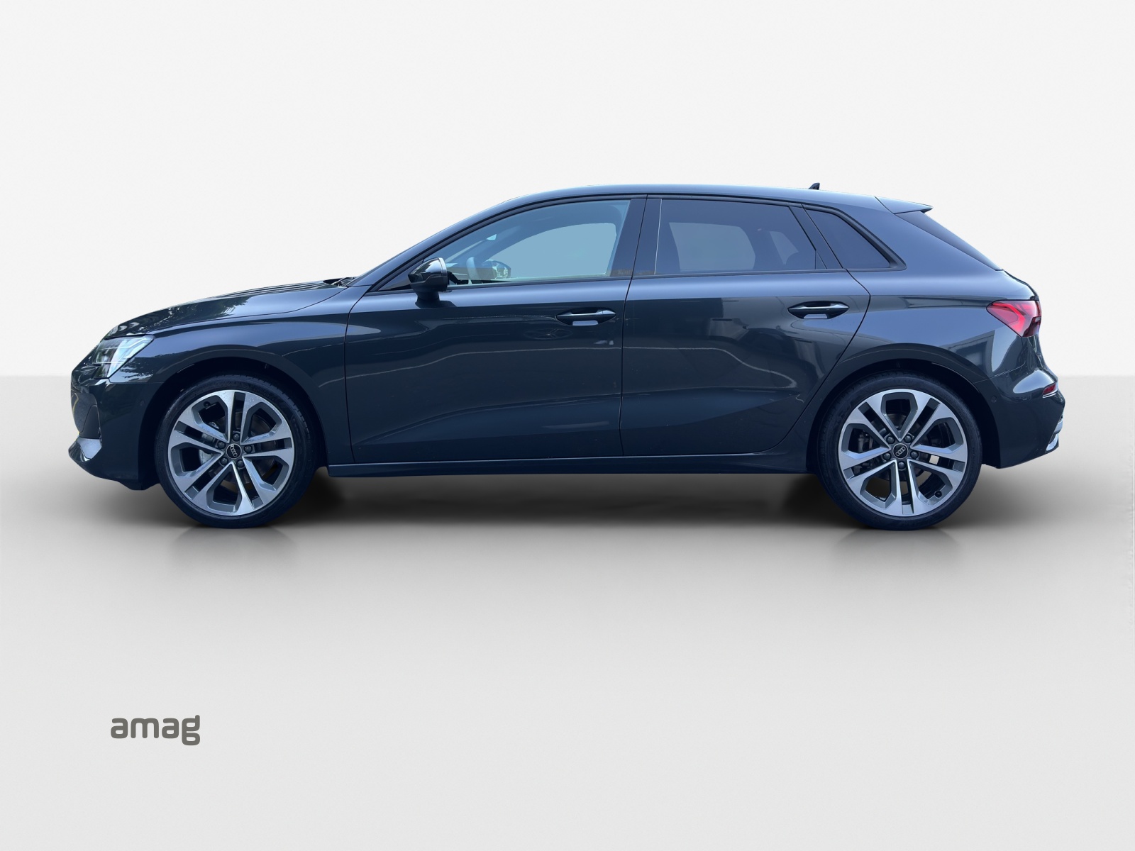 AUDI A3 Sportback TFSI 110 kW Attraction S tronic-showroom-element-1