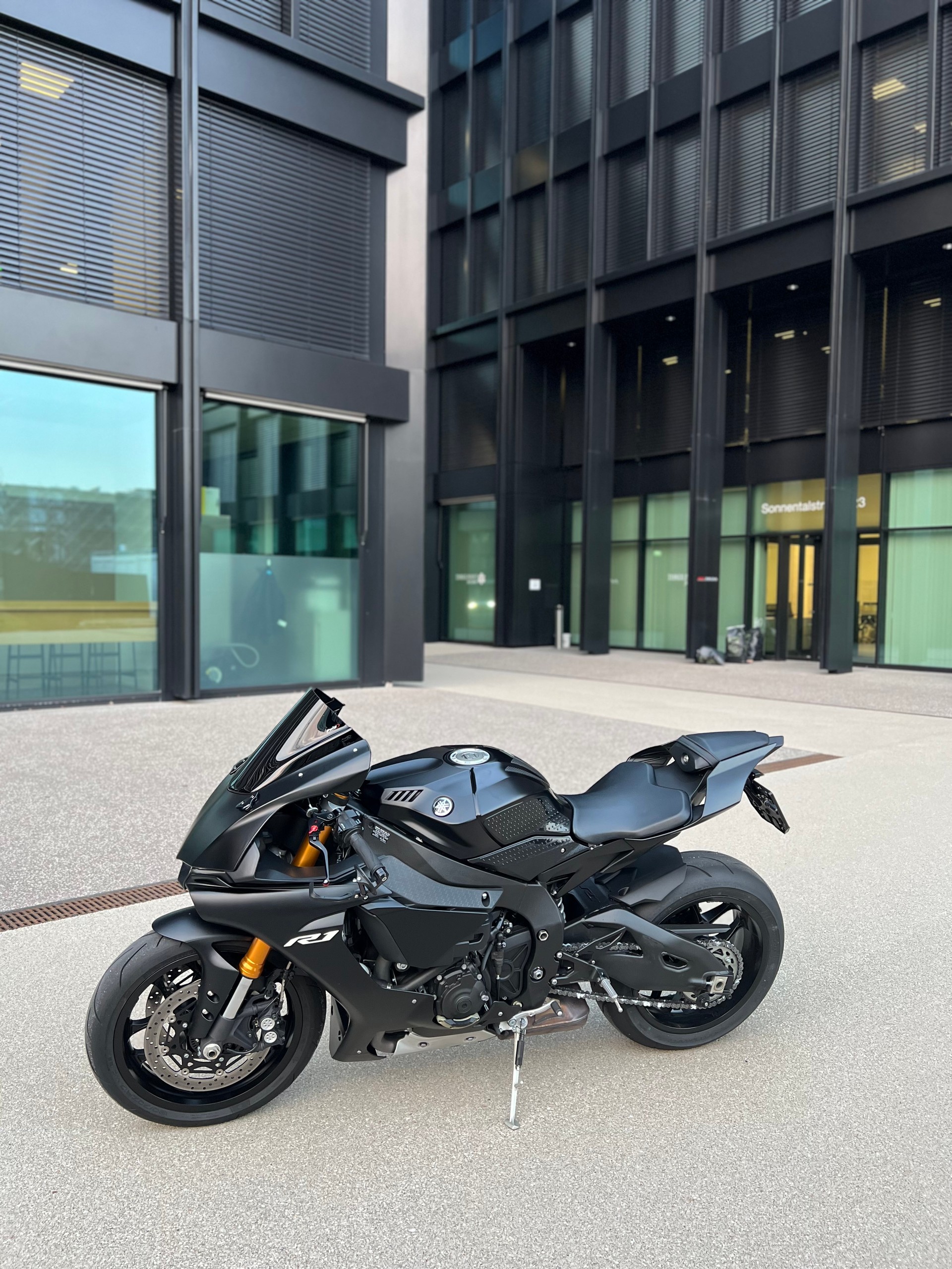 YAMAHA YZF-R1 ABS-image-5