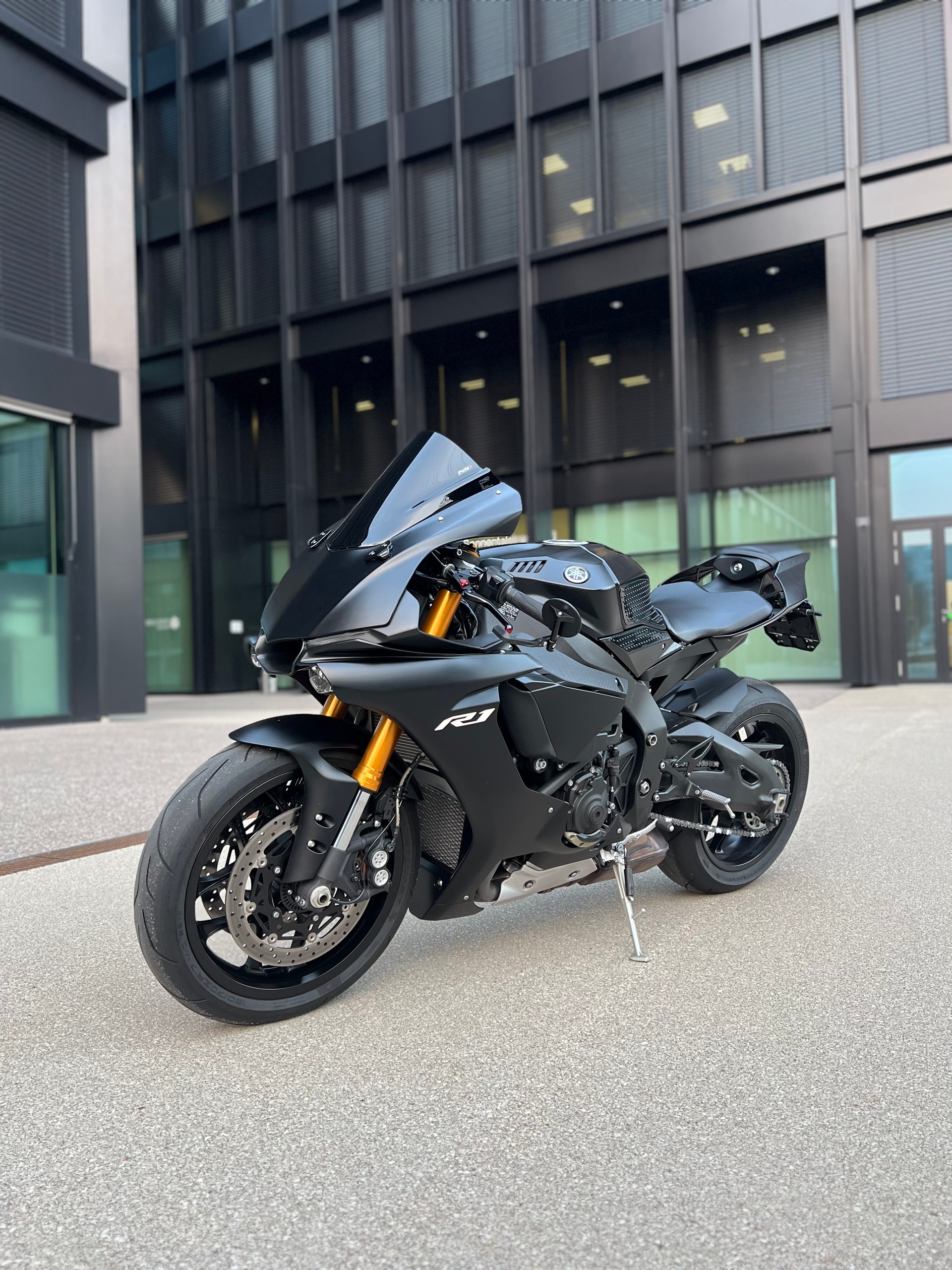 YAMAHA YZF-R1 ABS-image-0
