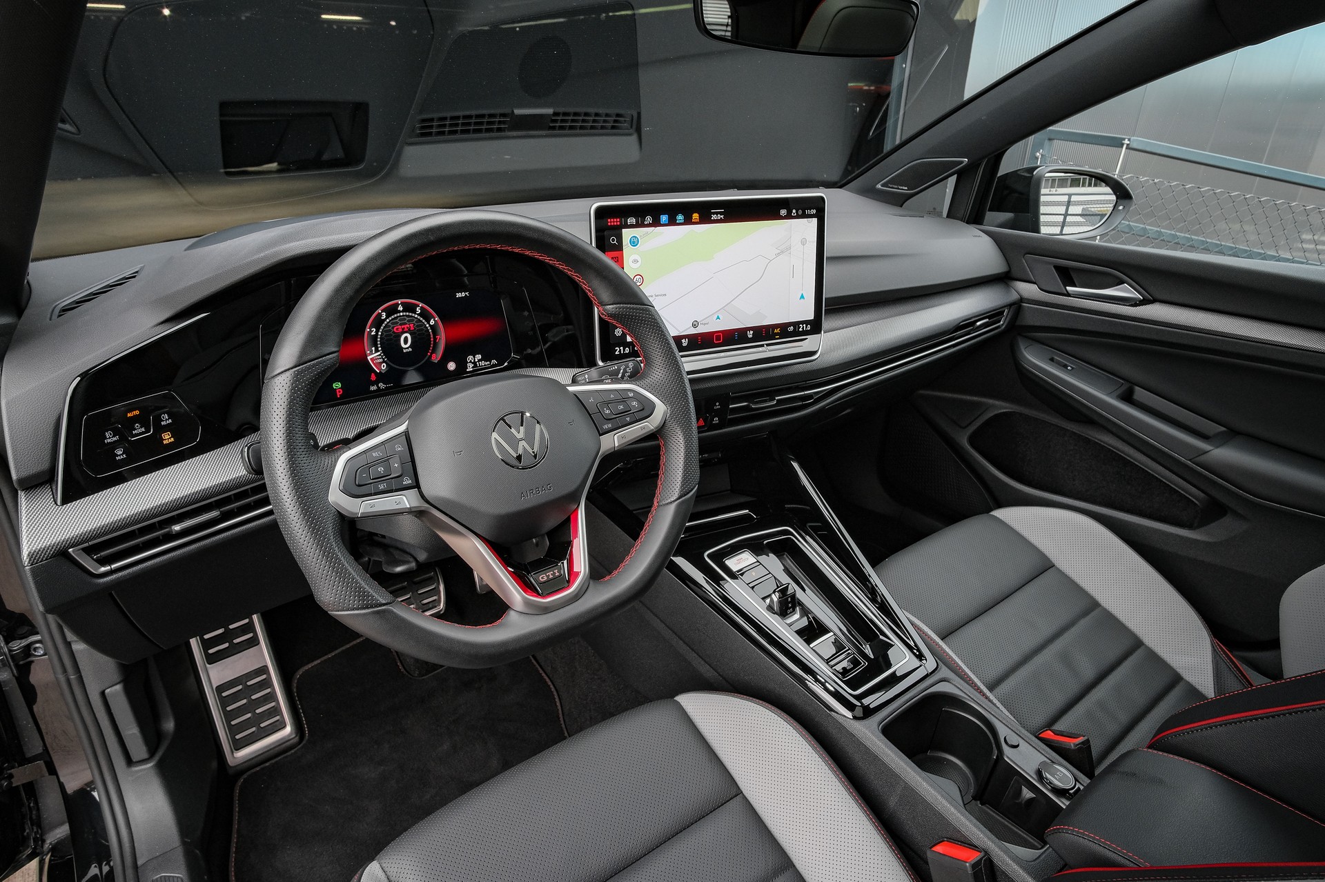 VW Golf 2.0 TSI GTI DSG *VOLLLEDER*-image-11