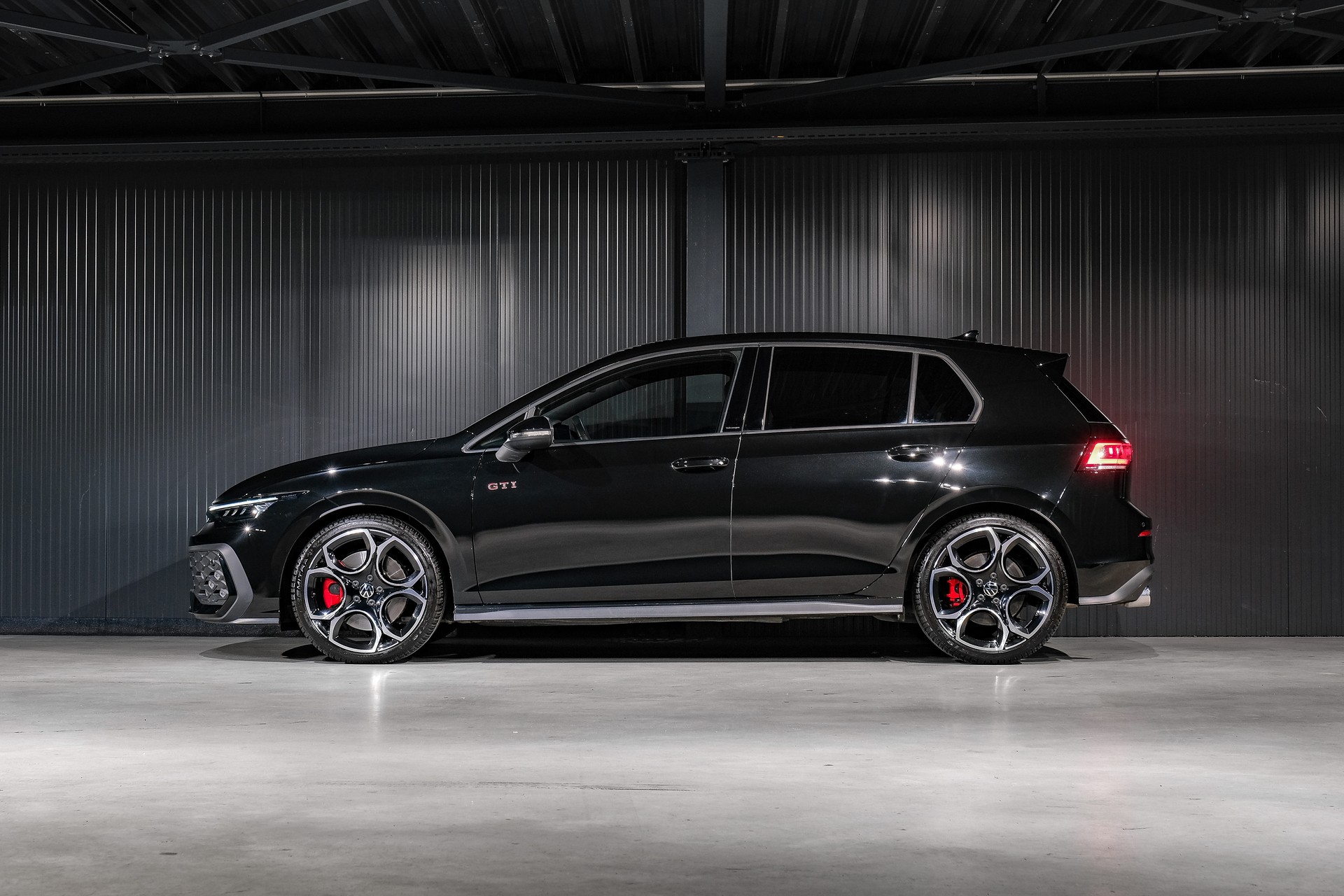 VW Golf 2.0 TSI GTI DSG *VOLLLEDER*-image-8