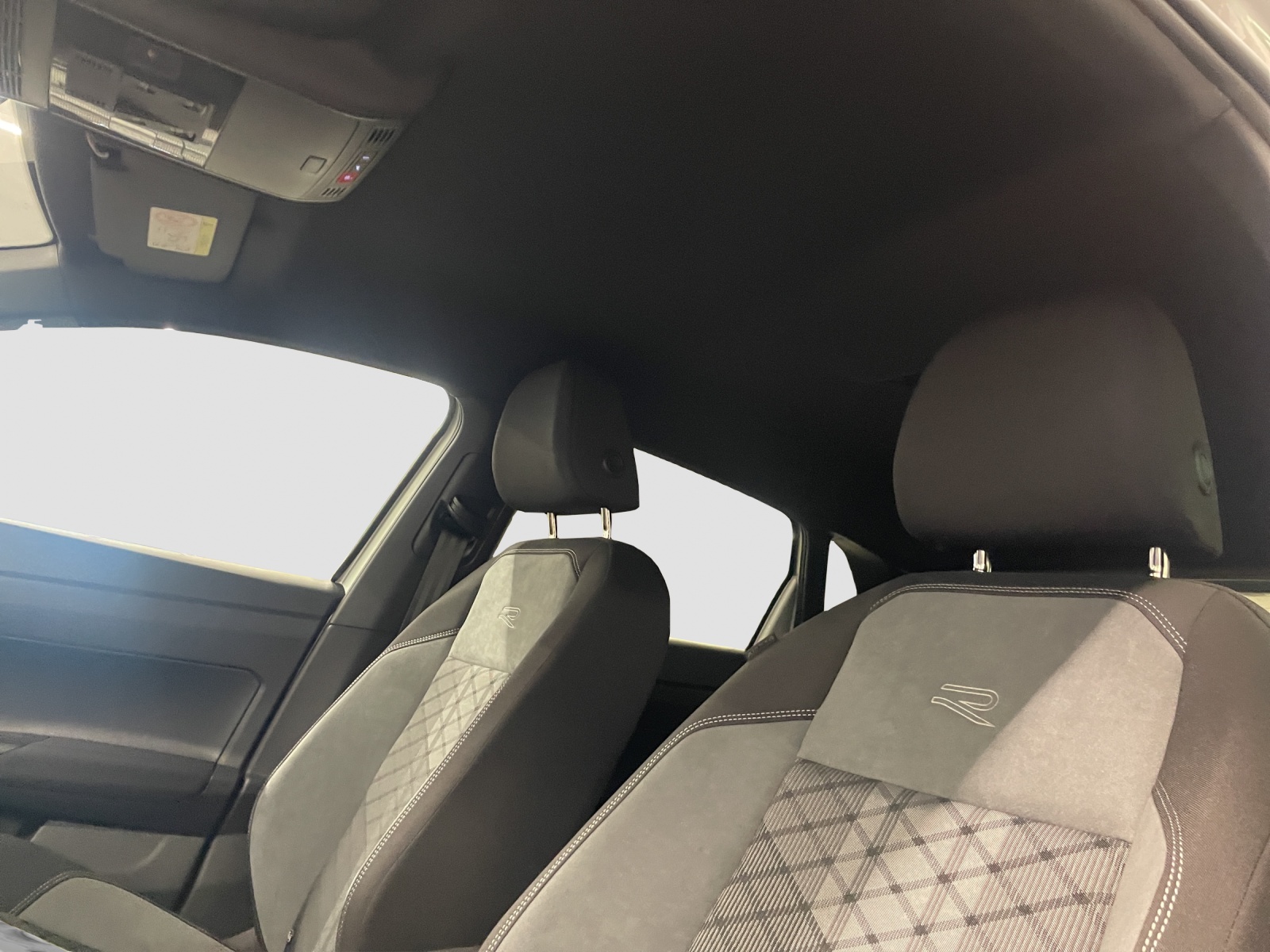 VW Polo 1.0 TSI R-Line United DSG-image-15
