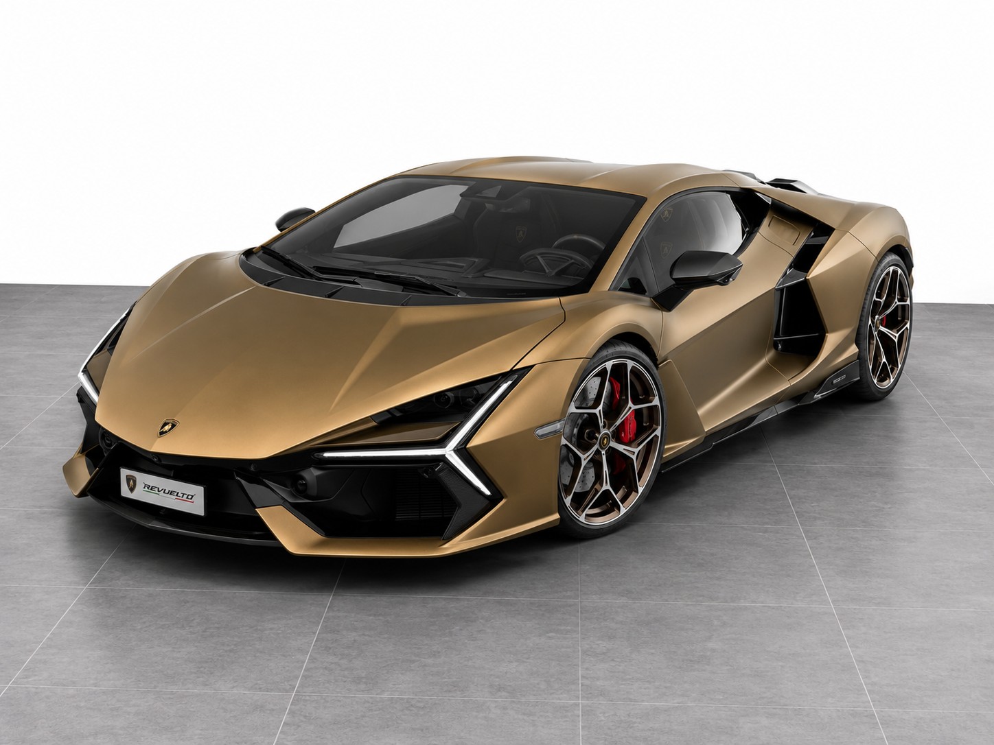 LAMBORGHINI REVUELTO