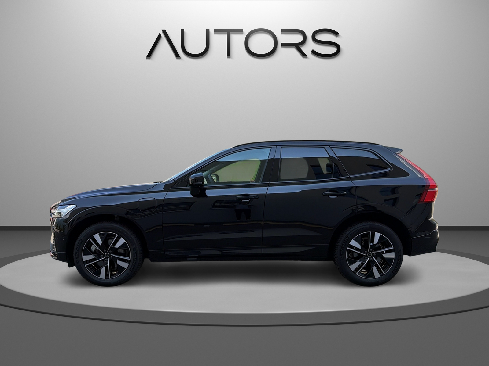 VOLVO XC60 T6 eAWD PluginHybrid Plus Dark Geartronic-showroom-element-3