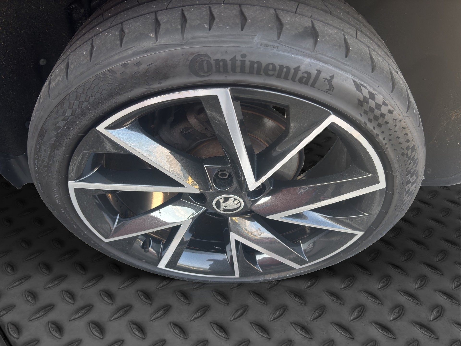 SKODA Karoq 1.5 TSI ACT SportLine DSG-image-17