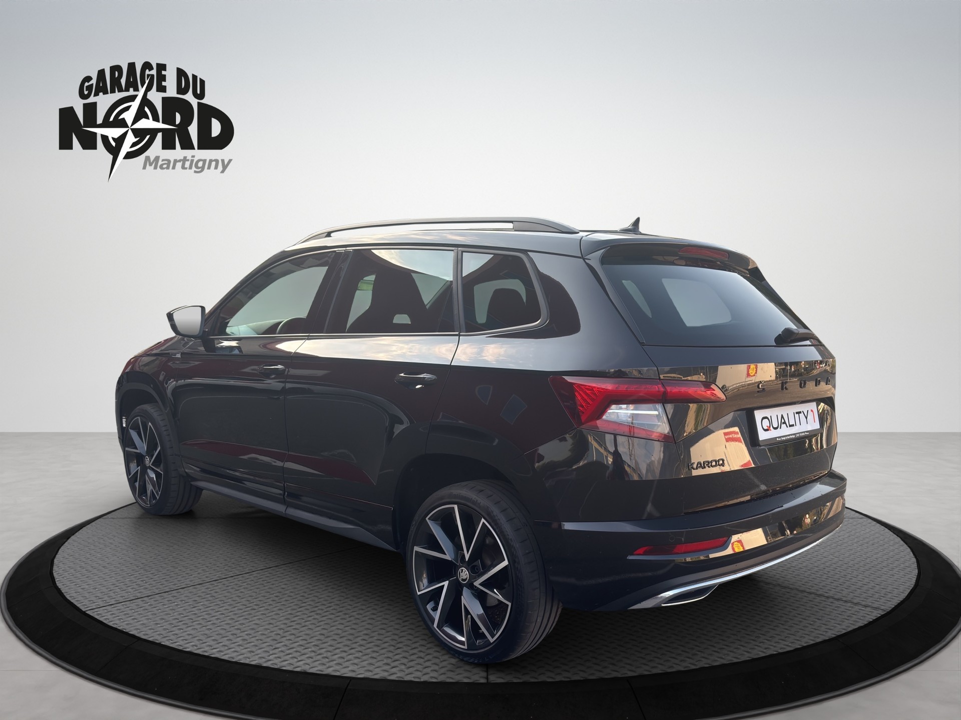 SKODA Karoq 1.5 TSI ACT SportLine DSG-showroom-element-3