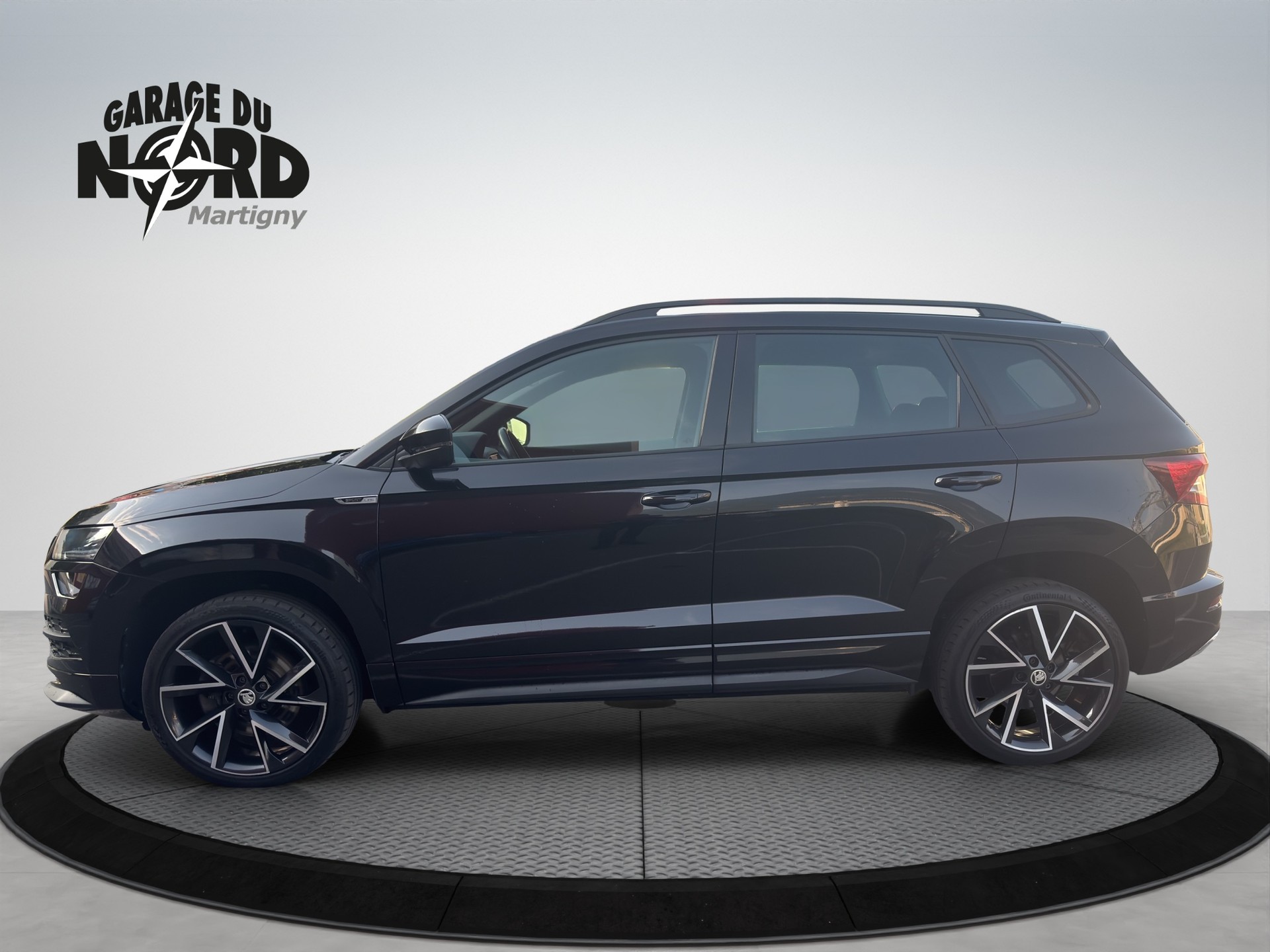 SKODA Karoq 1.5 TSI ACT SportLine DSG-showroom-element-2
