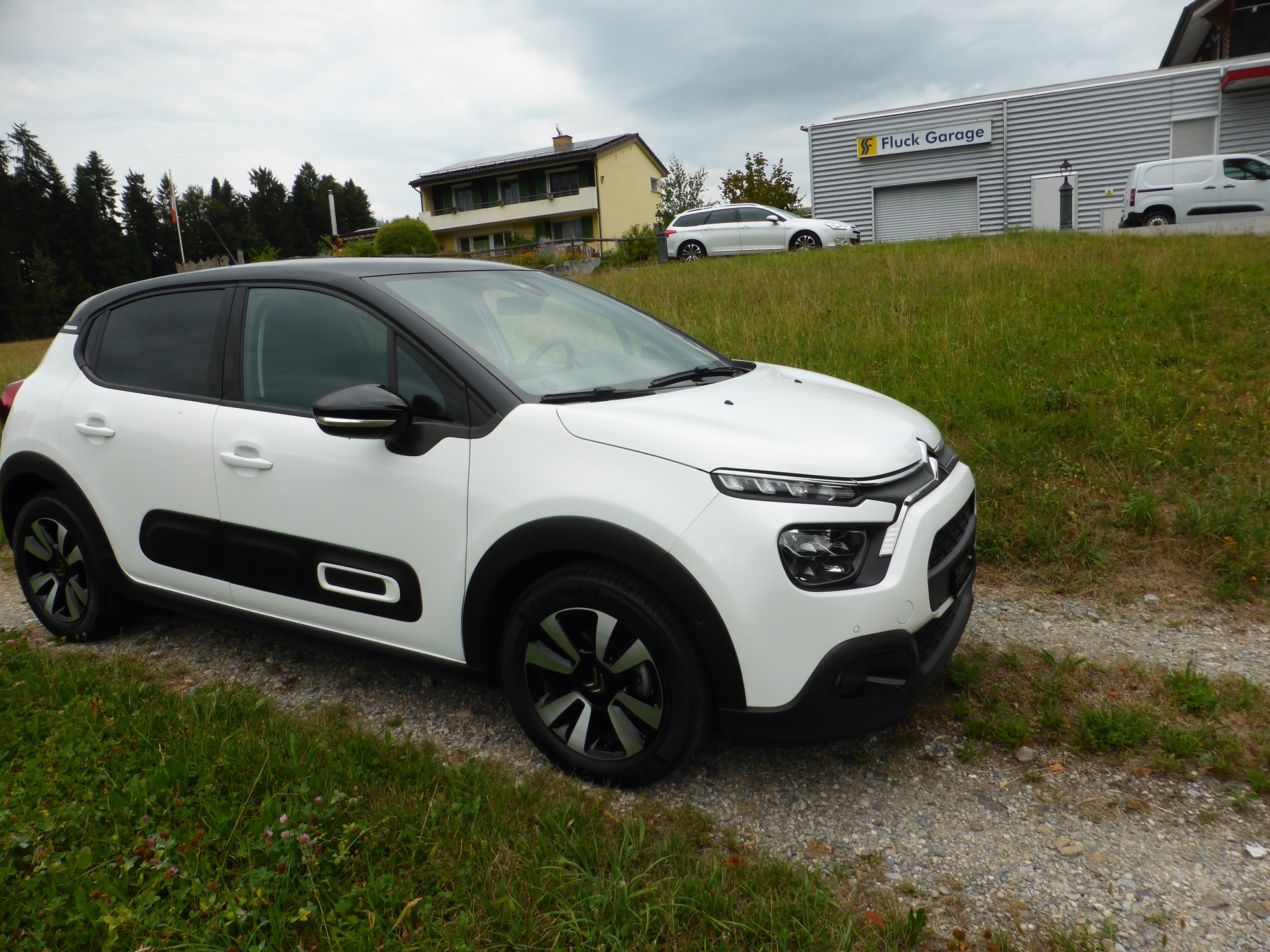 CITROEN C3 1.2i PureTech Shine-image-5