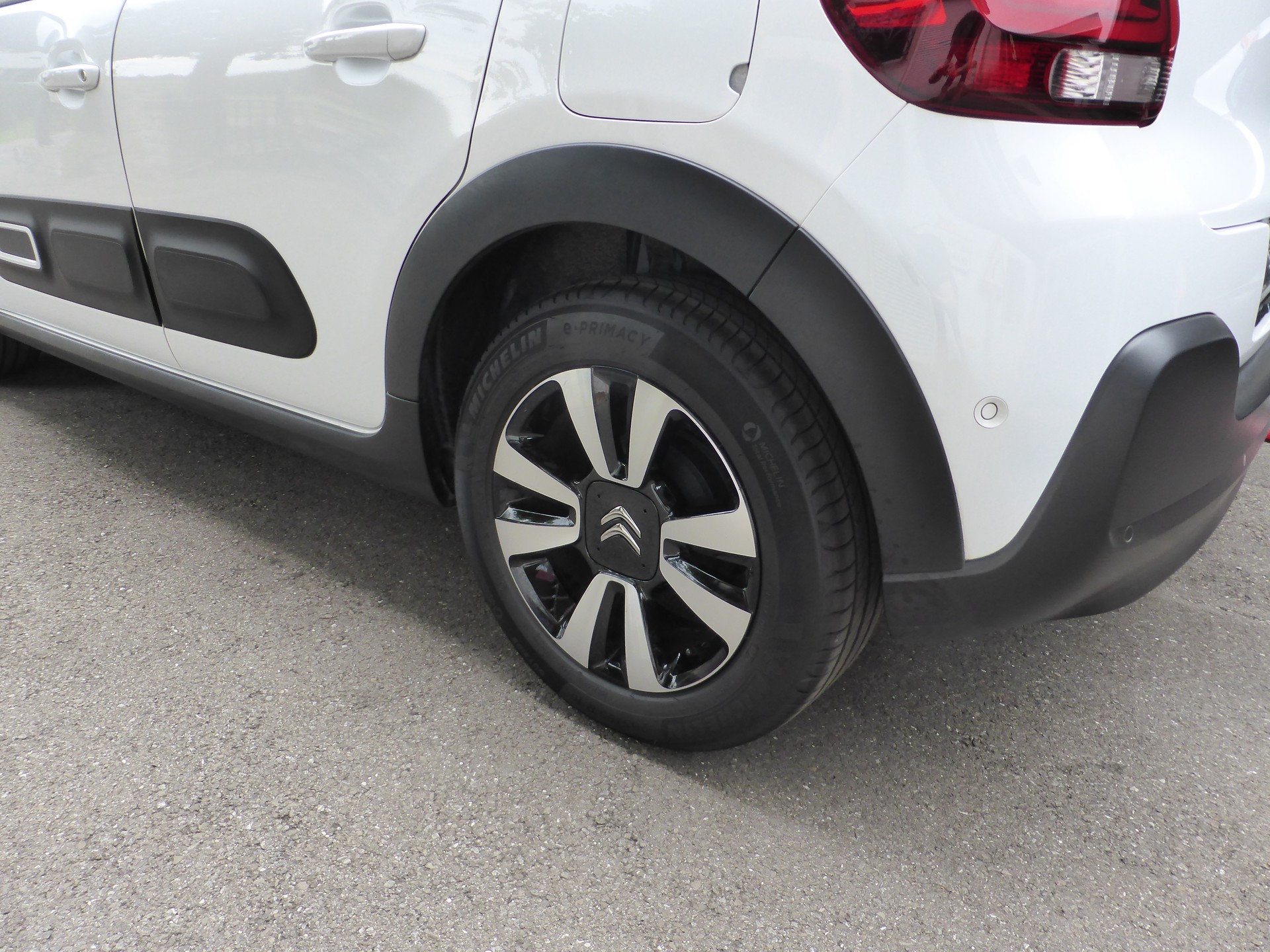 CITROEN C3 1.2i PureTech Shine-image-8