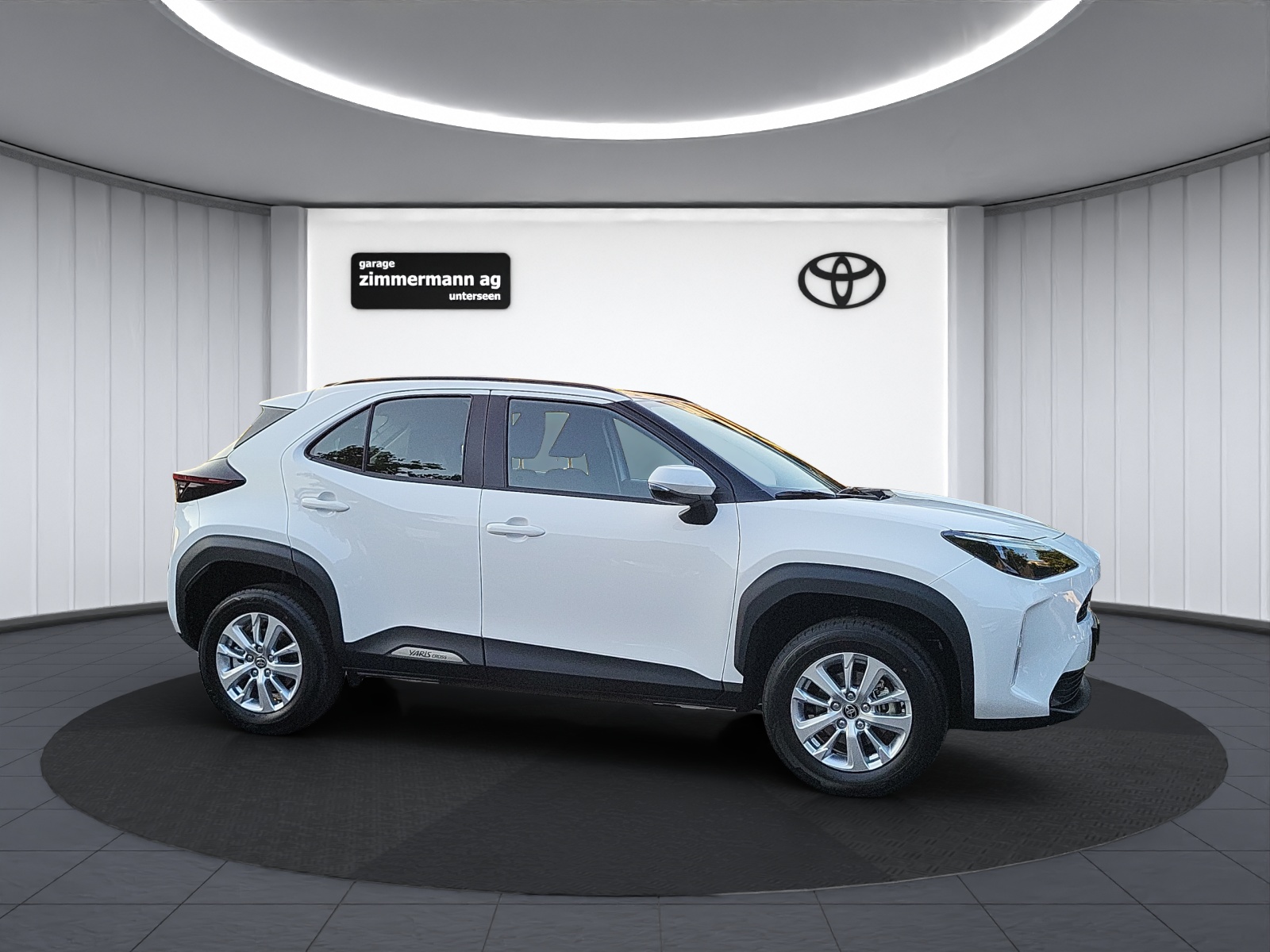 TOYOTA Yaris Cross 1.5 VVT-i HSD Comf-showroom-element-3