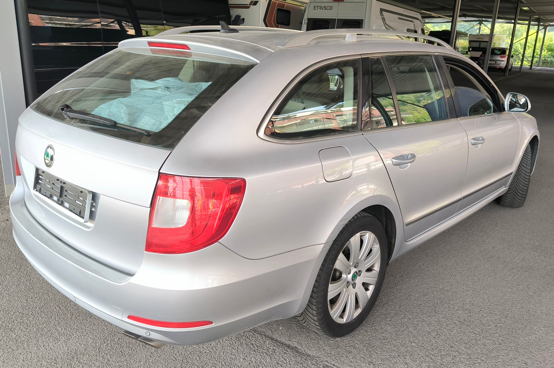 SKODA Superb Combi 3.6 FSI Elegance 4x4 DSG-image-3