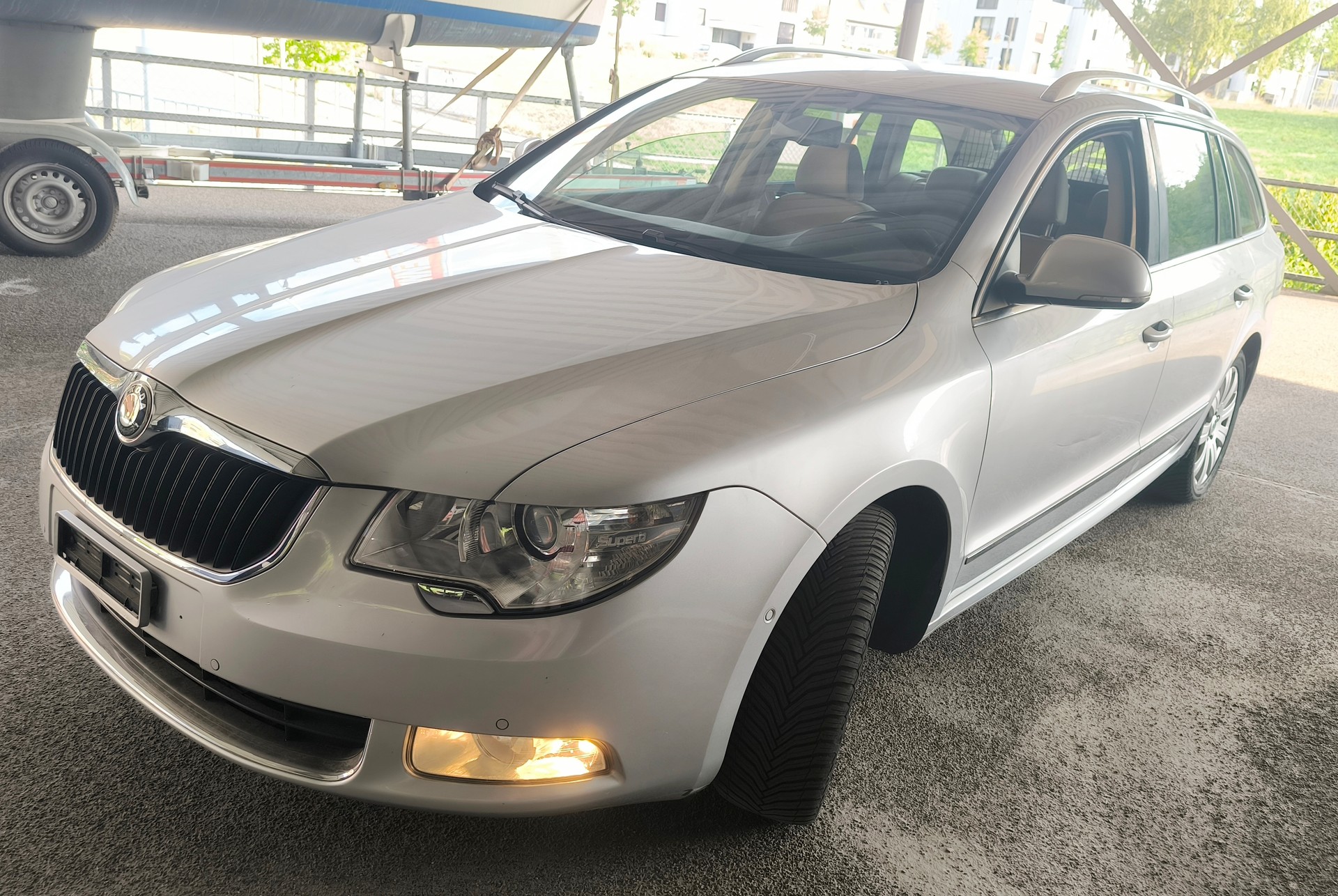 SKODA Superb Combi 3.6 FSI Elegance 4x4 DSG-image-2