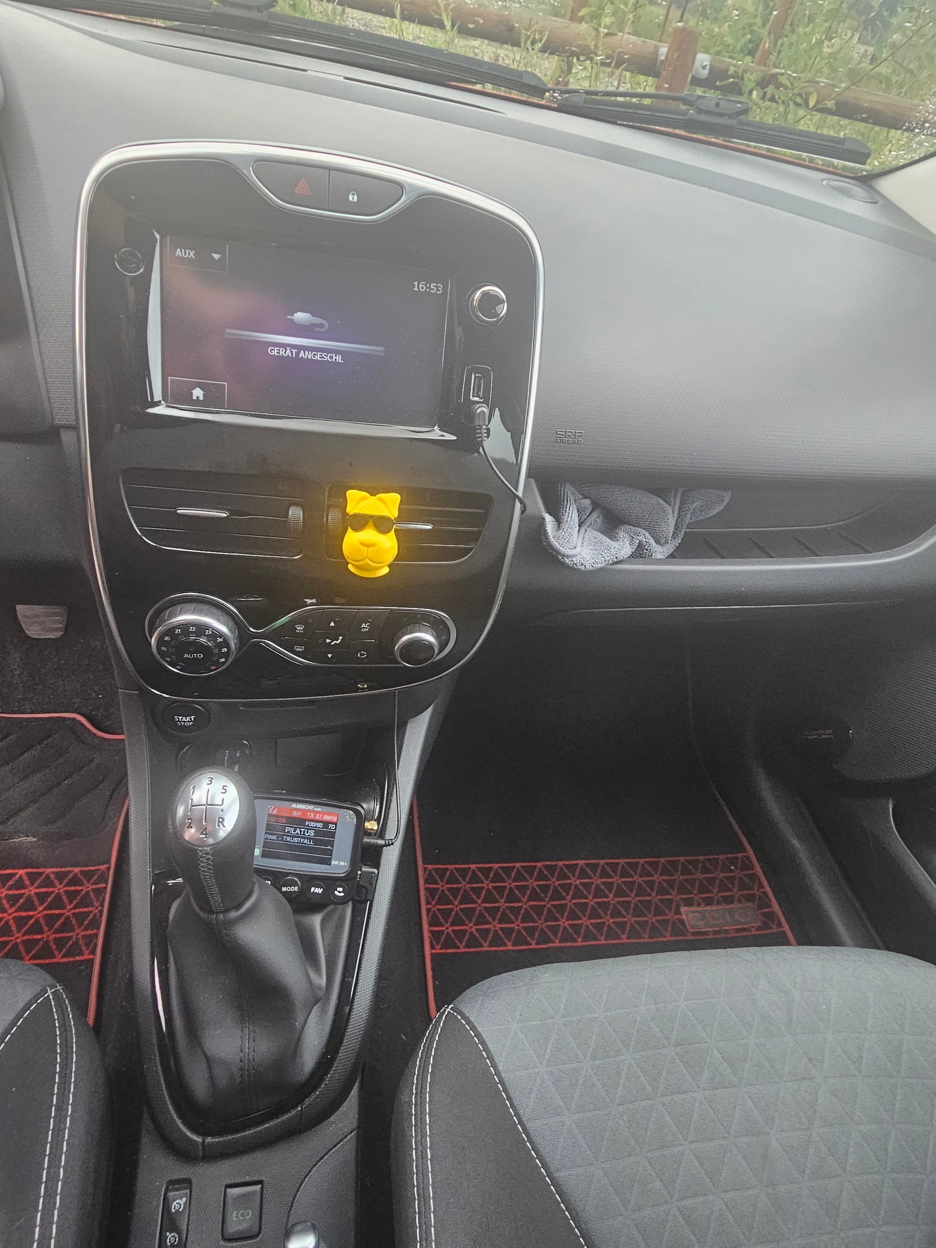 RENAULT 0.9 TCe Swiss Edition S/S-image-4