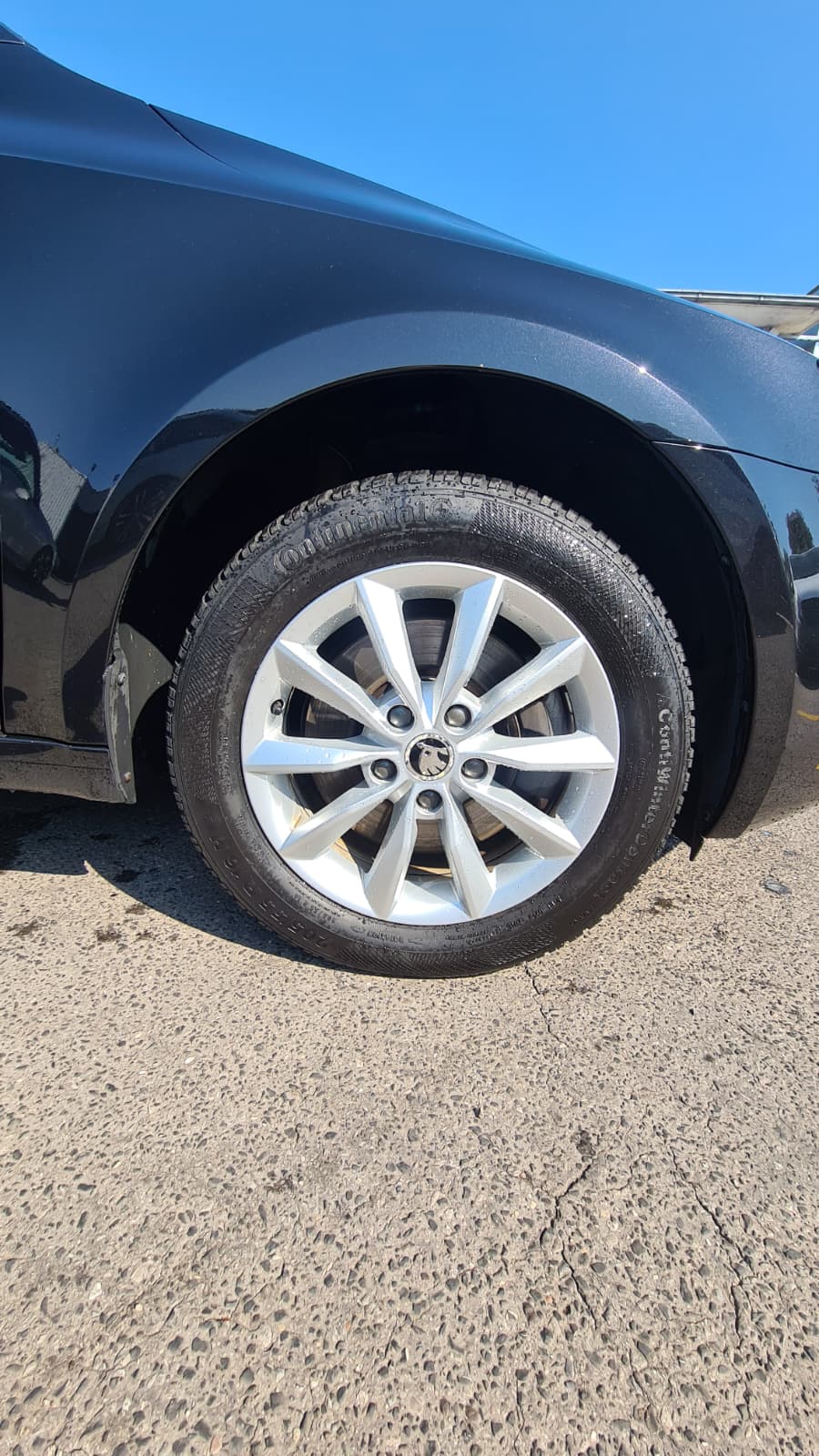 SKODA Octavia Combi 1.8 TSI Ambition 4x4 DSG ** 180 PS ** Klimaanlage ** Tempomat ** Panorama-Glasdach ** PDC ** Frisch Ab MFK **-image-19