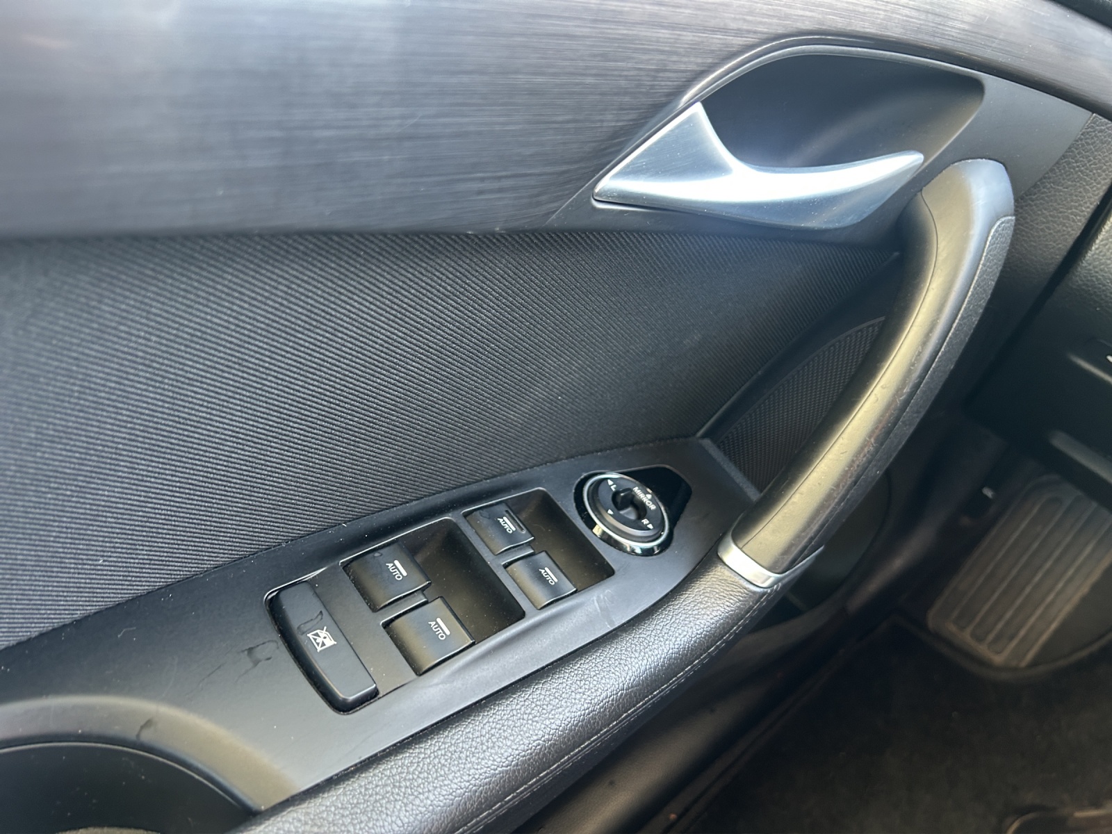 HYUNDAI 1.7 Diesel Limusine-image-12