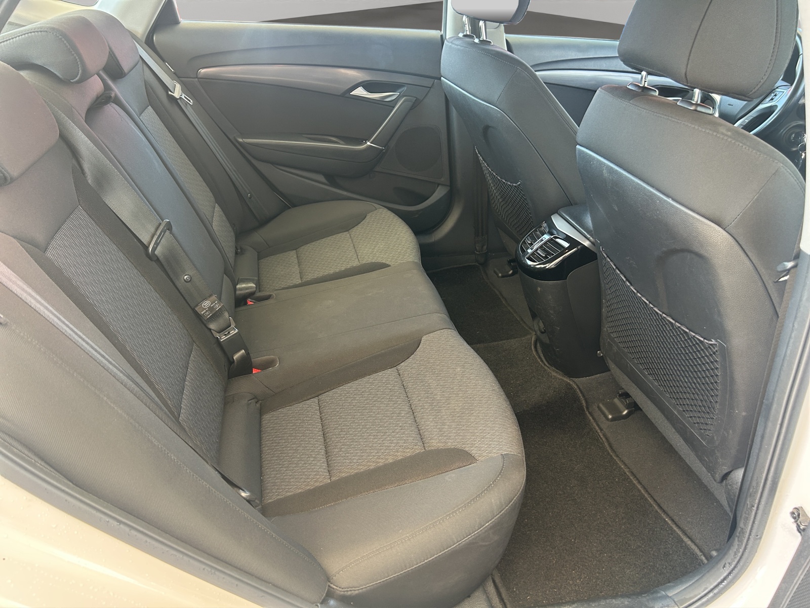 HYUNDAI 1.7 Diesel Limusine-image-18