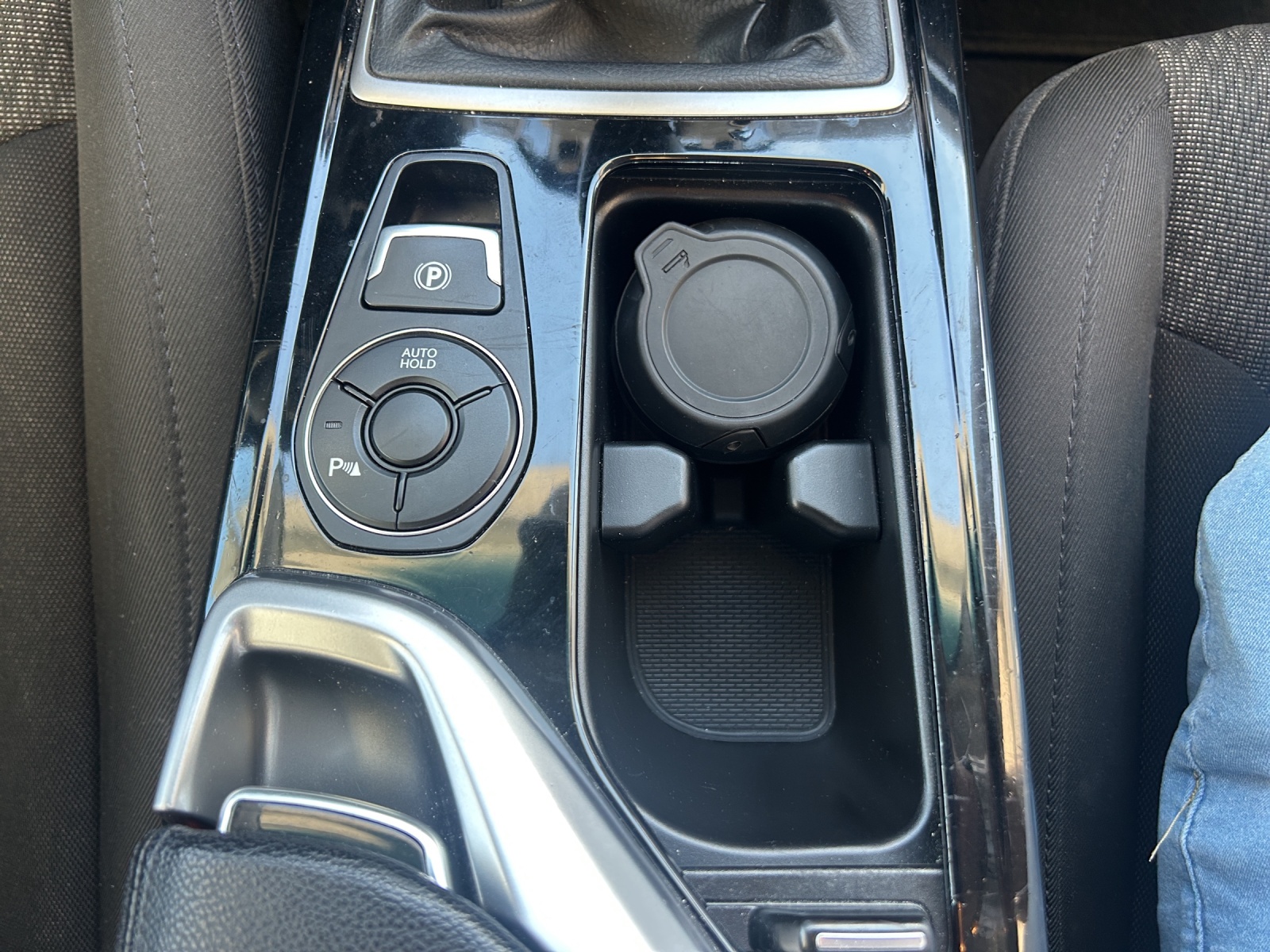 HYUNDAI 1.7 Diesel Limusine-image-14