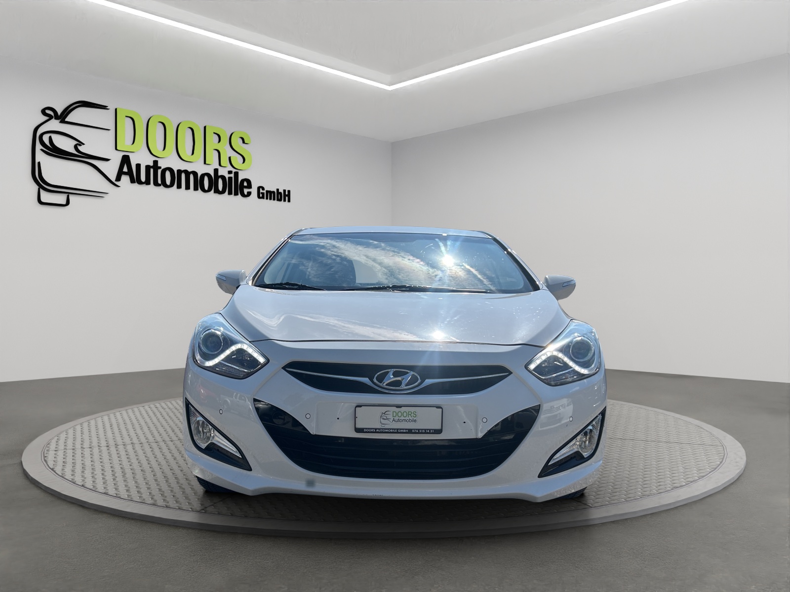 HYUNDAI 1.7 Diesel Limusine-showroom-element-1