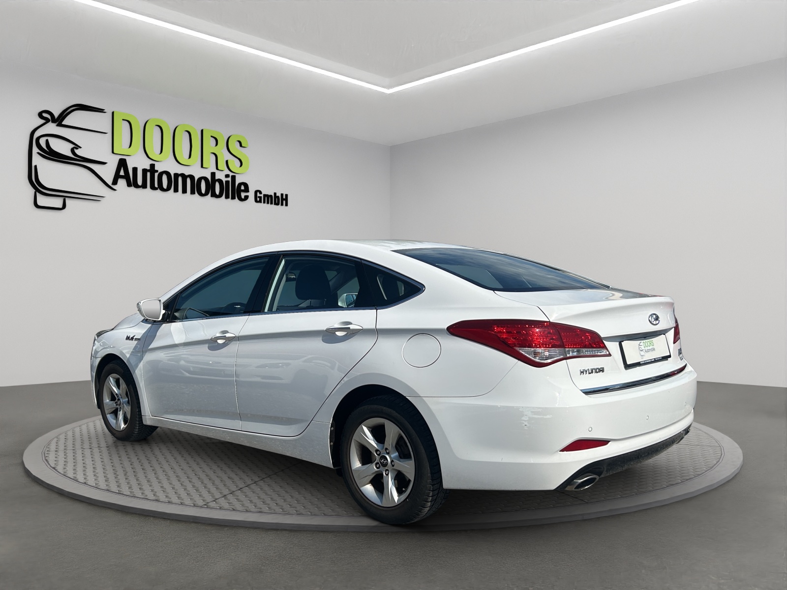 HYUNDAI 1.7 Diesel Limusine-image-5