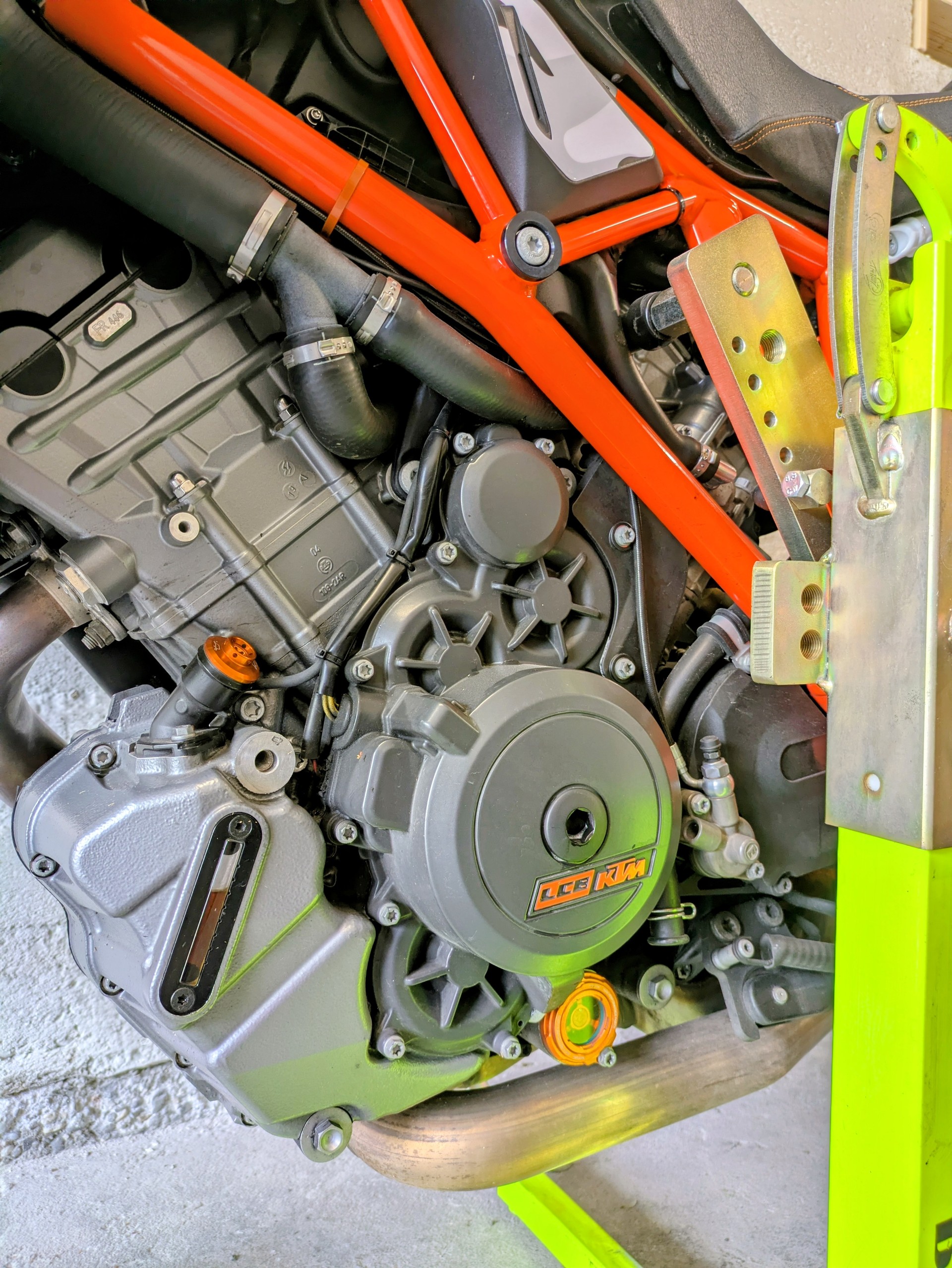 KTM 1290 Super Duke R-image-12