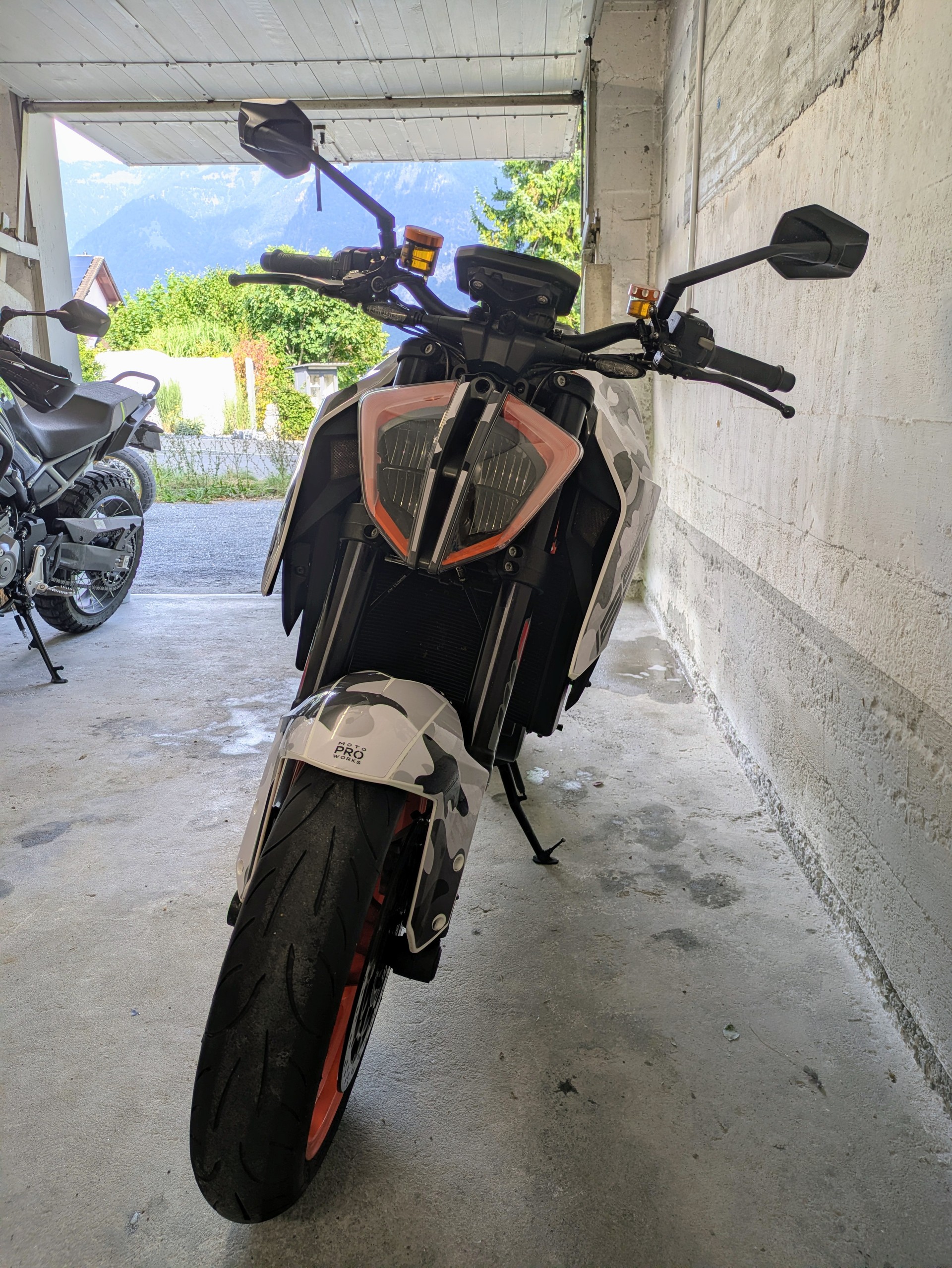 KTM 1290 Super Duke R-image-4