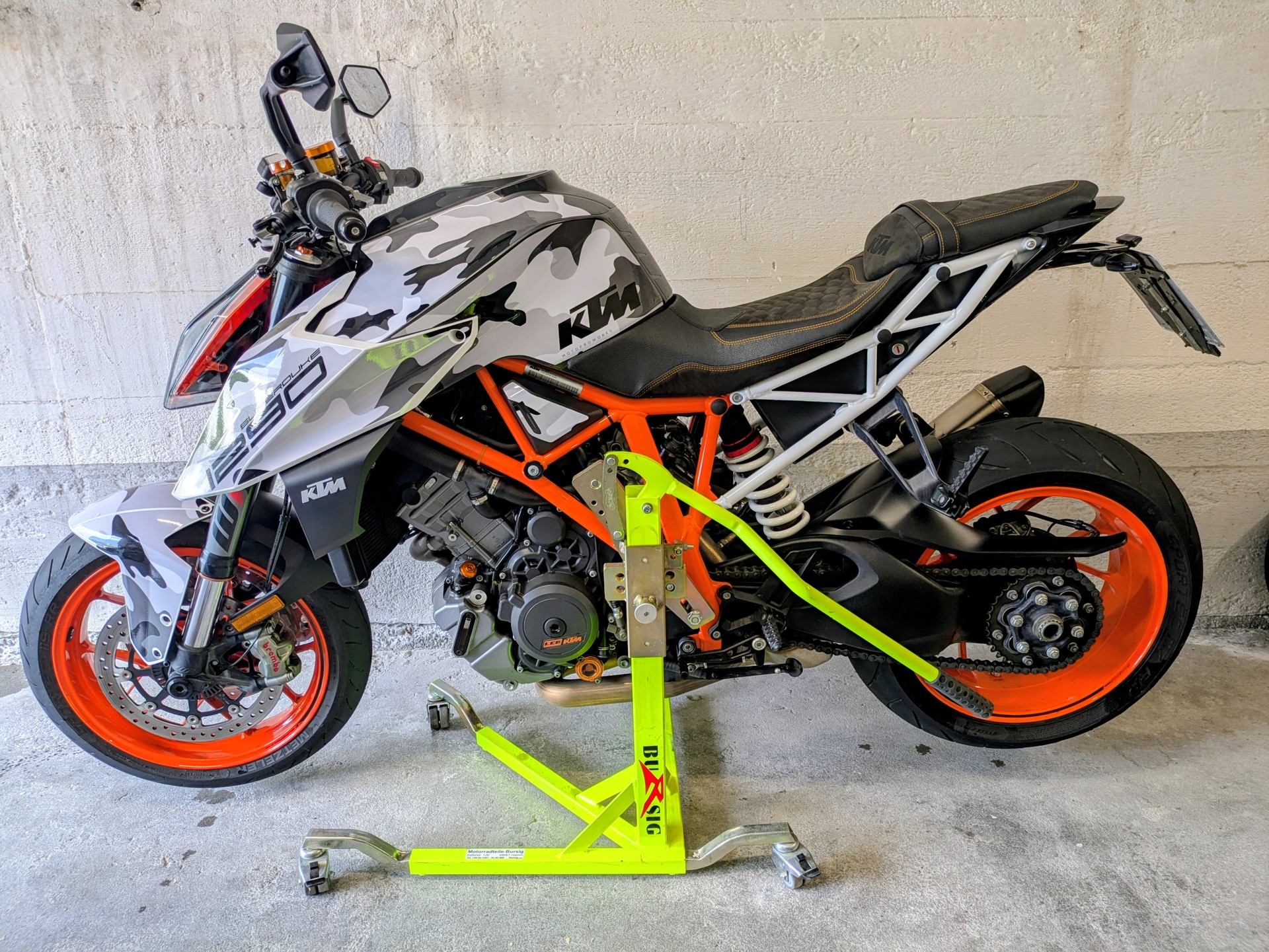 KTM 1290 Super Duke R-image-13