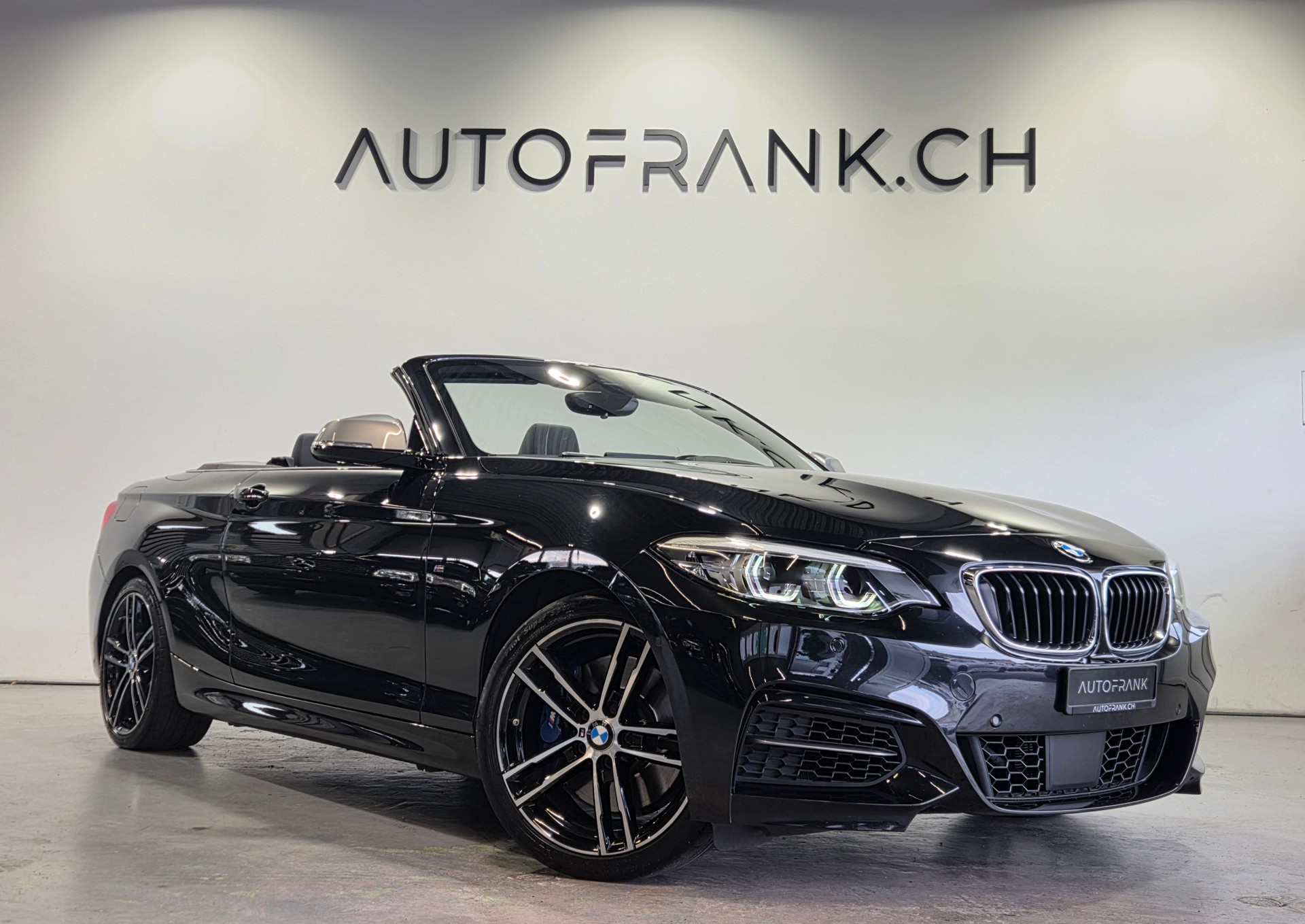 BMW M240i xDrive LCI Cabrio-showroom-element-3