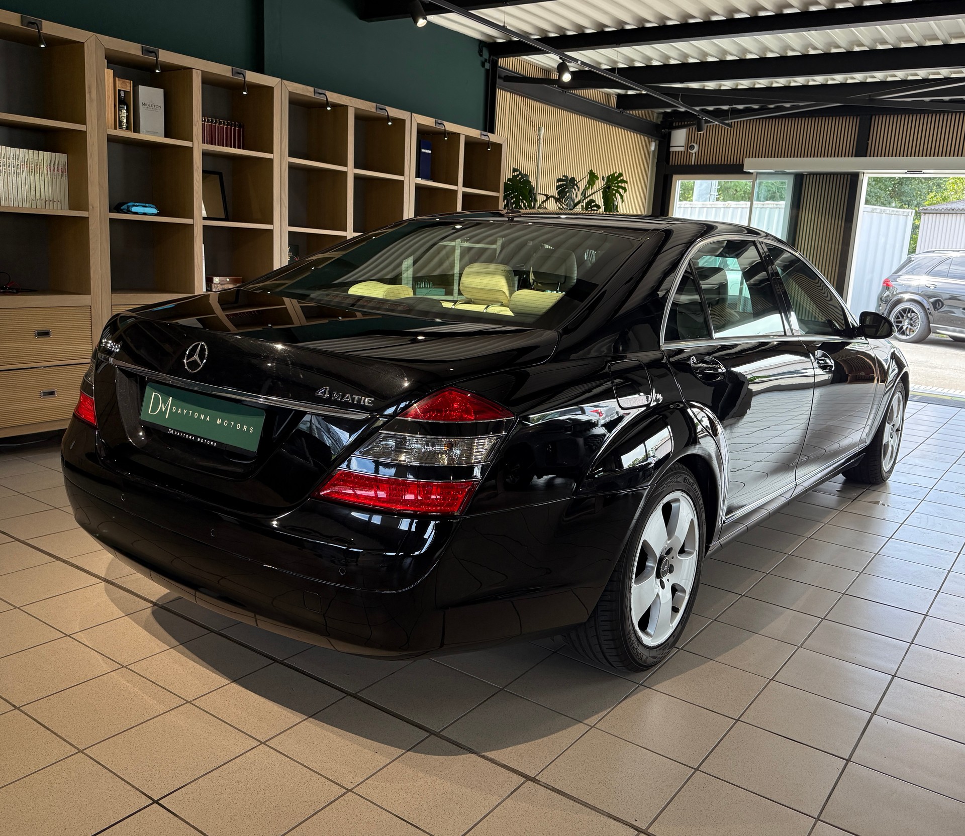 MERCEDES-BENZ S 350 L 7G-Tronic-showroom-element-3
