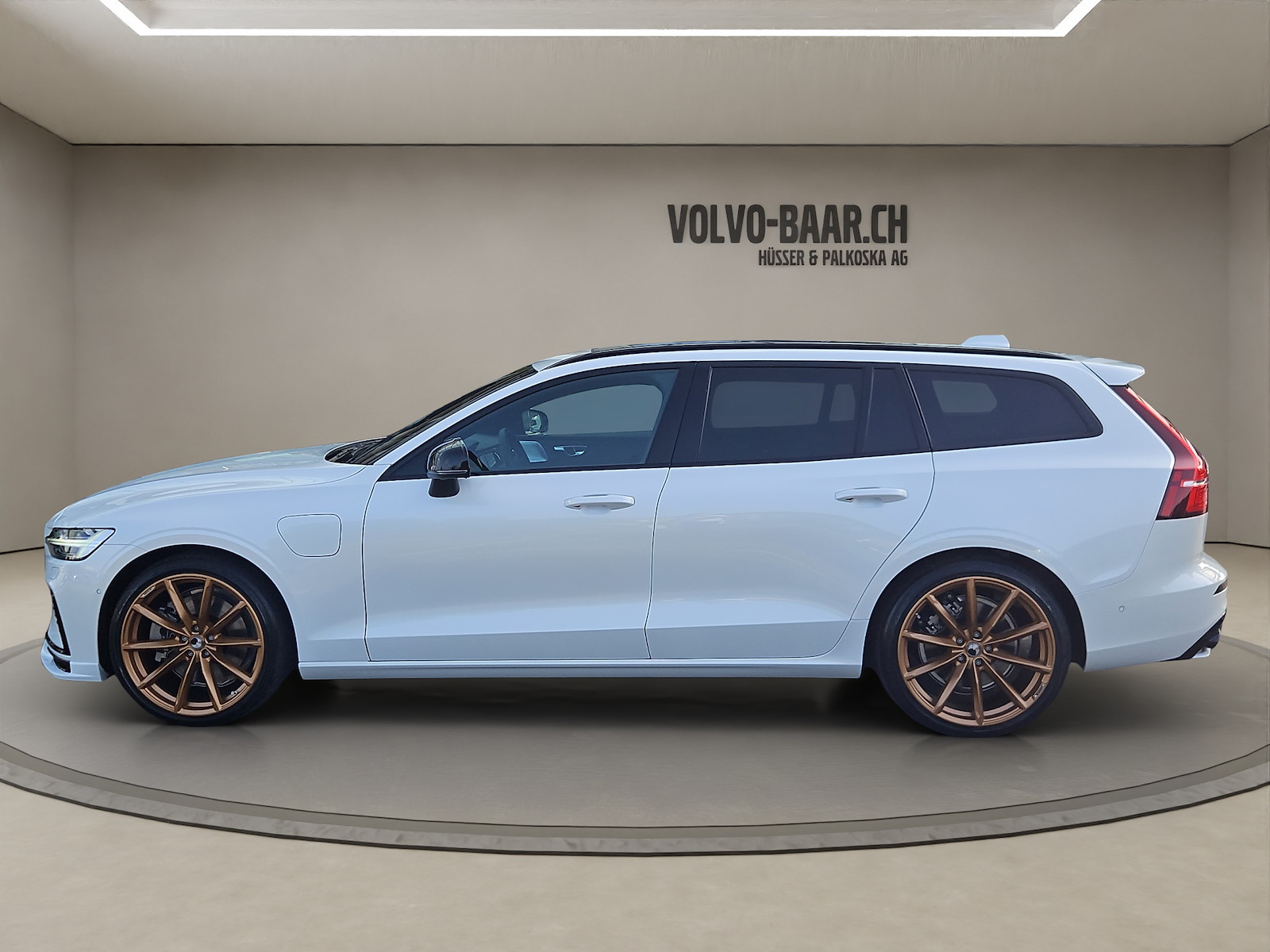 VOLVO V60 2.0 T6 TE Ultra Dark eAWD-showroom-element-1