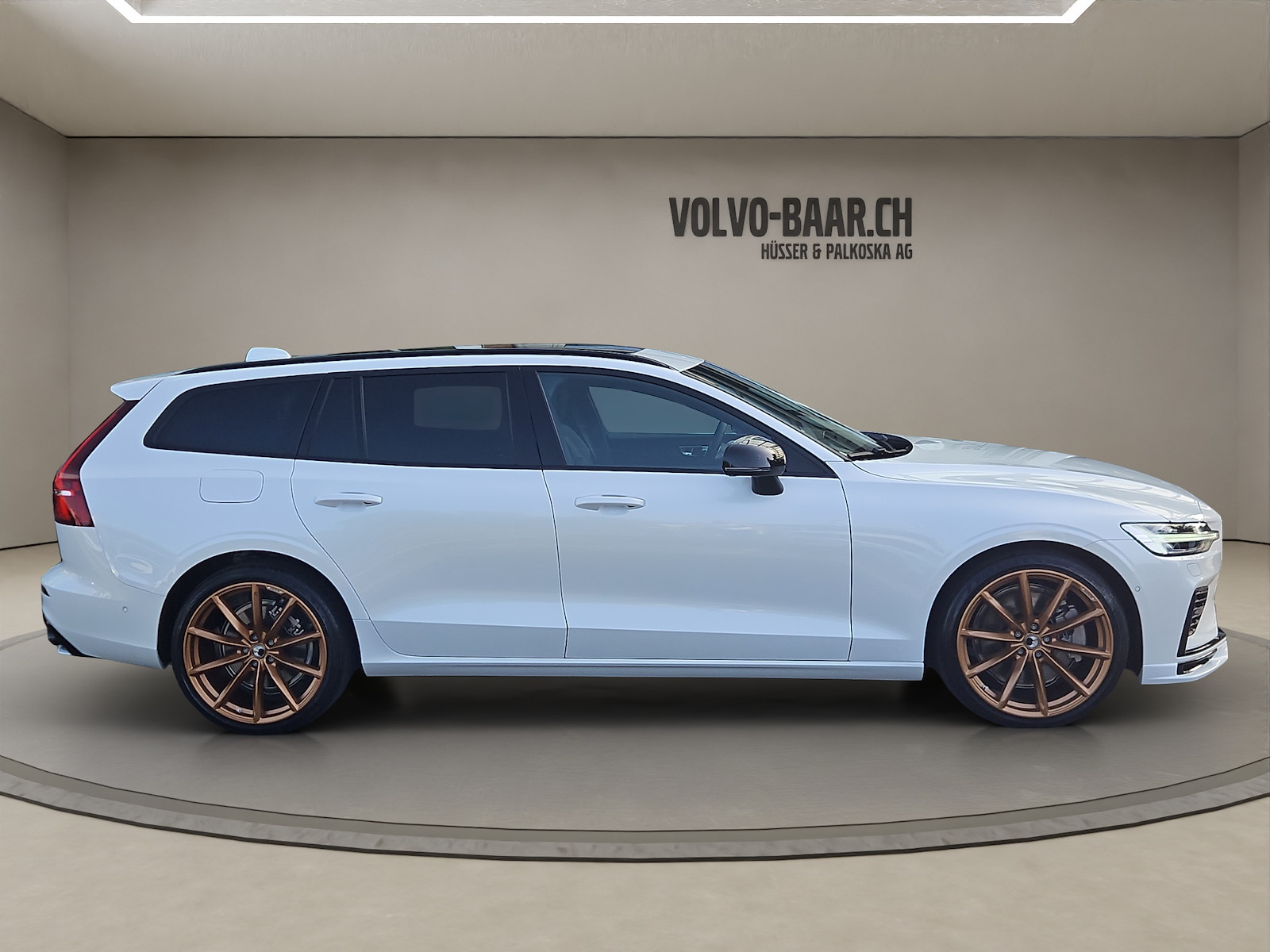 VOLVO V60 2.0 T6 TE Ultra Dark eAWD-image-5