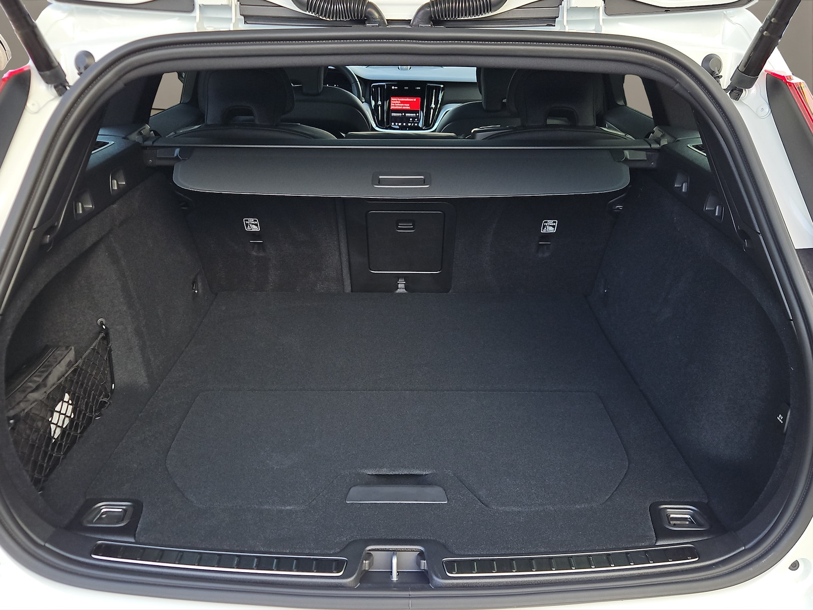 VOLVO V60 2.0 T6 TE Ultra Dark eAWD-image-10