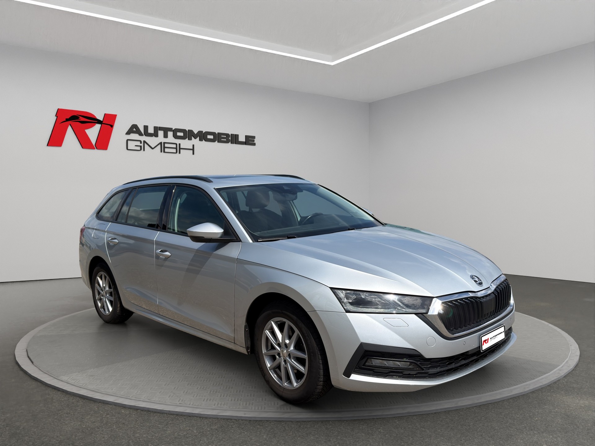 SKODA Octavia Combi 2.0 TDI DSG Ambition-showroom-element-2