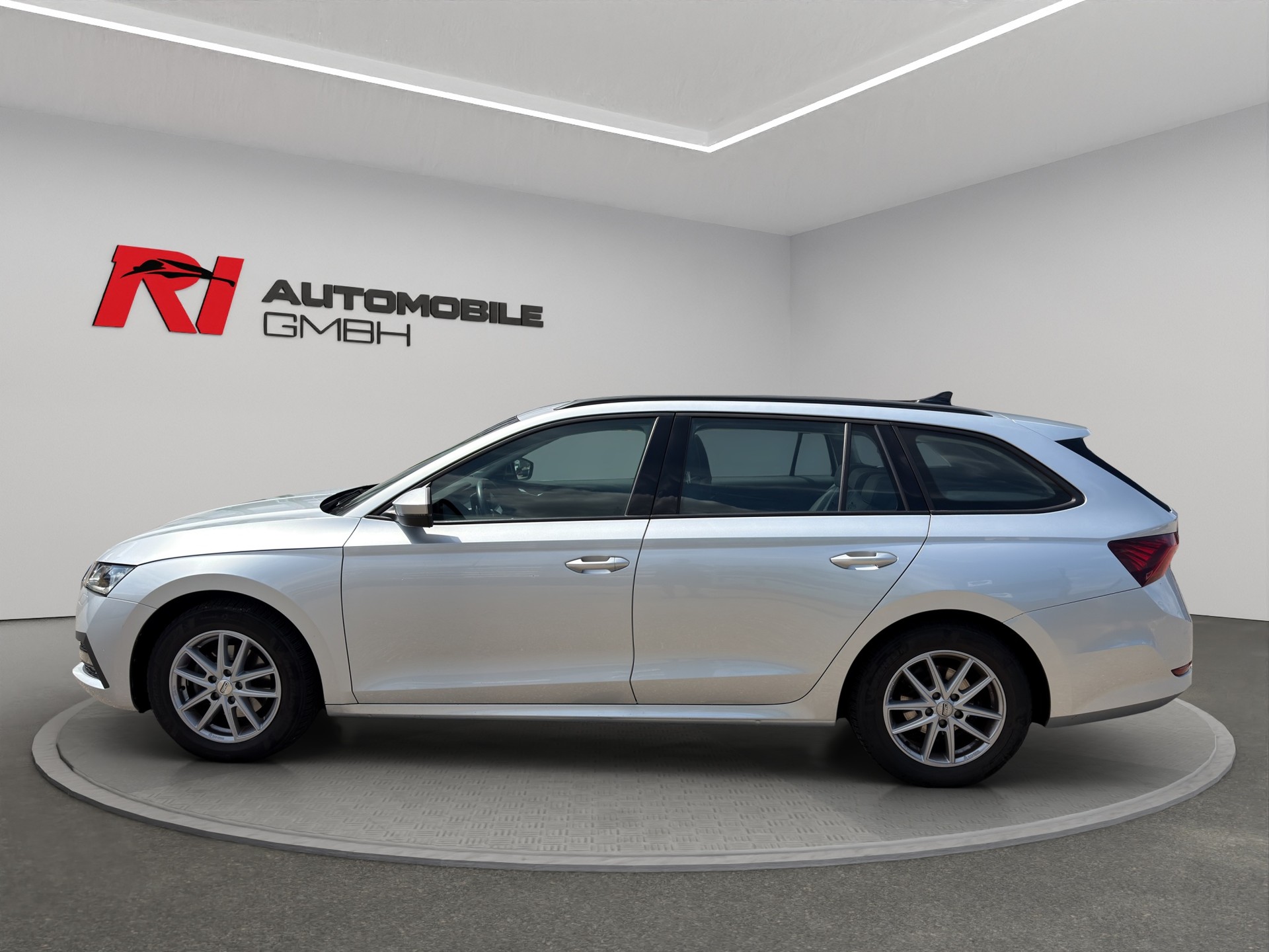SKODA Octavia Combi 2.0 TDI DSG Ambition-showroom-element-3