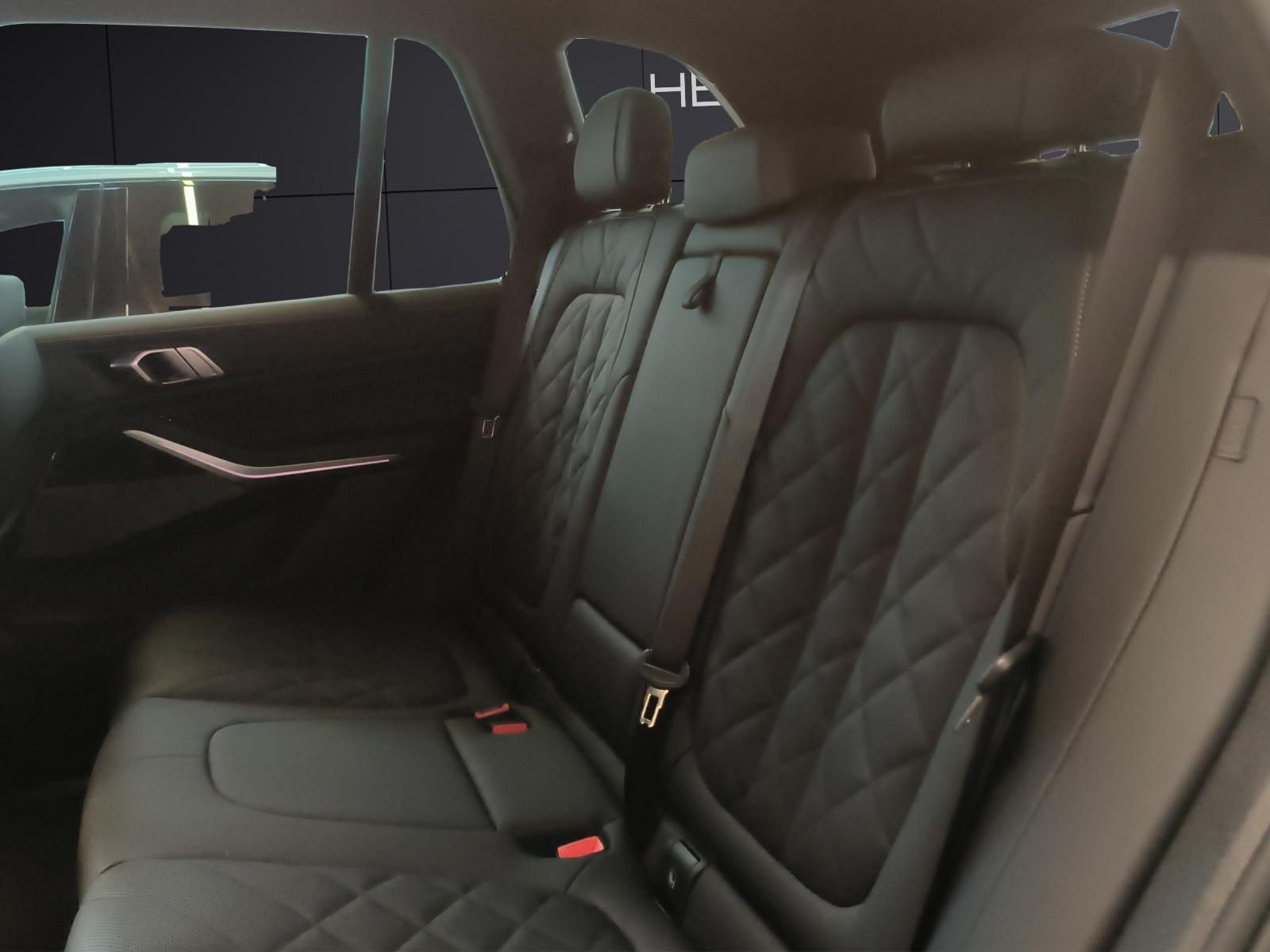 BMW X5 30d xDrive-image-12