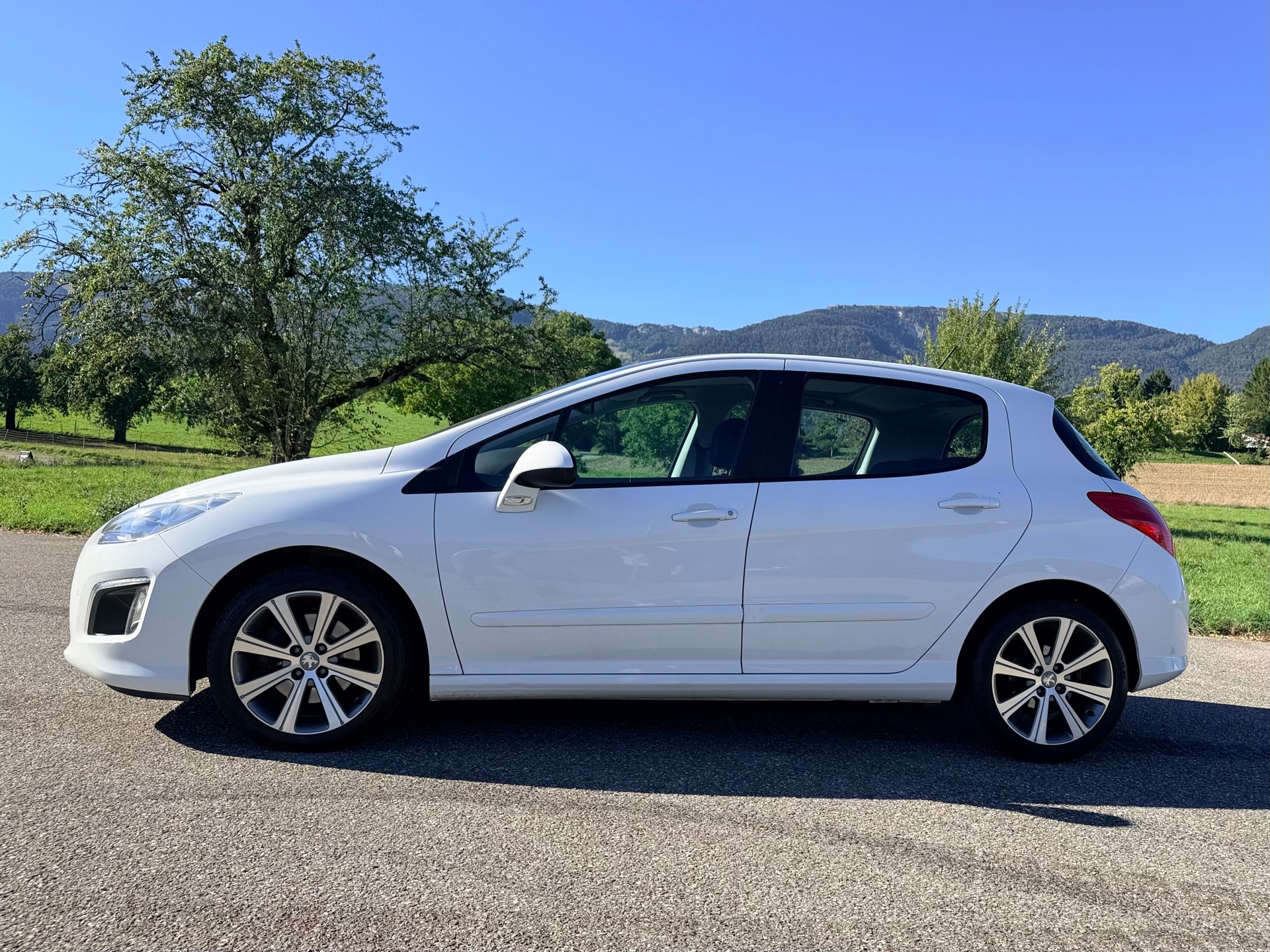 PEUGEOT 308 1.6 16V T Sport Pack Automatic-image-6